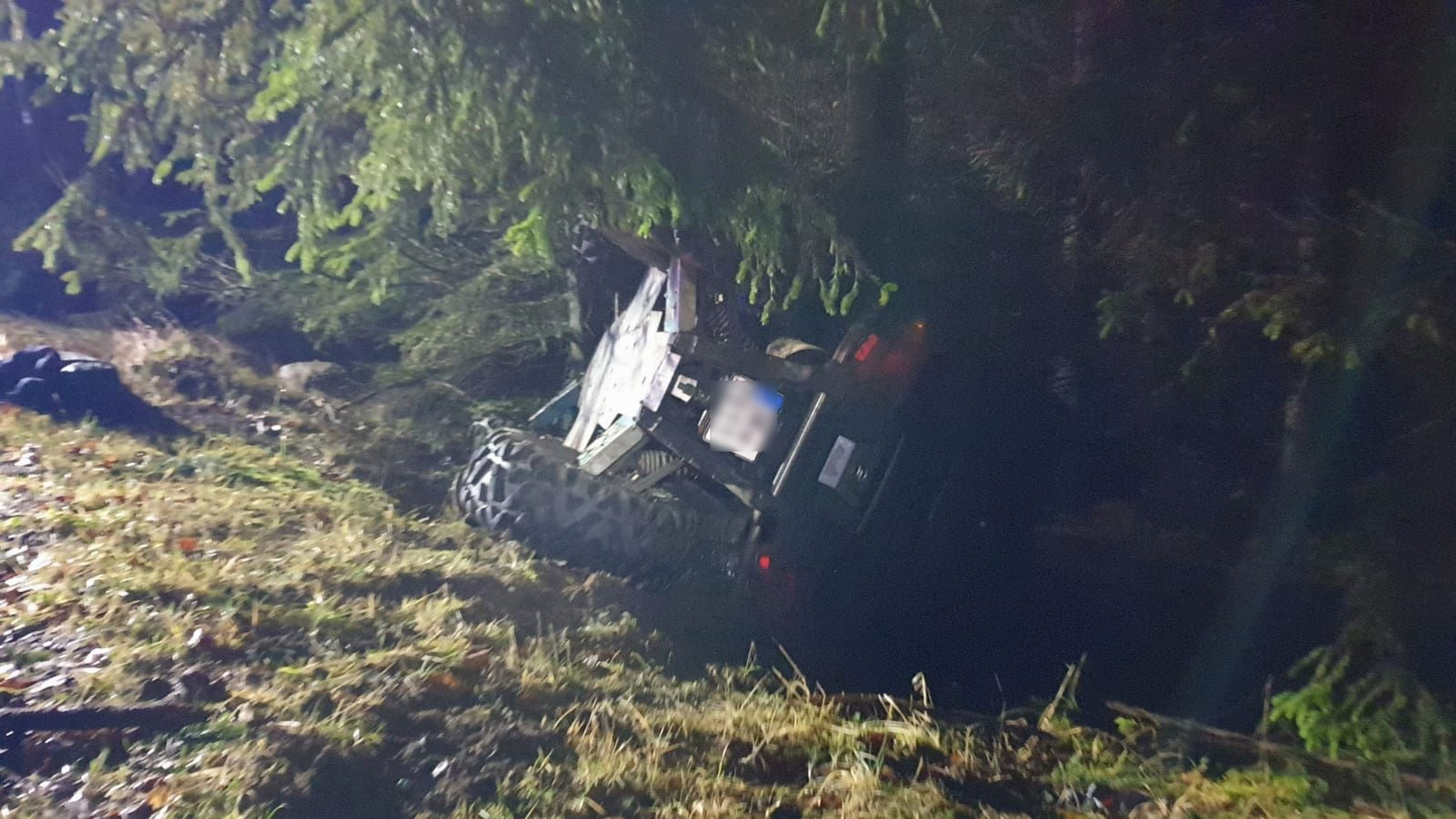 Nehoda čtyřkolky na Karlovarsku - Nehody na Karlovarsku (2/15)