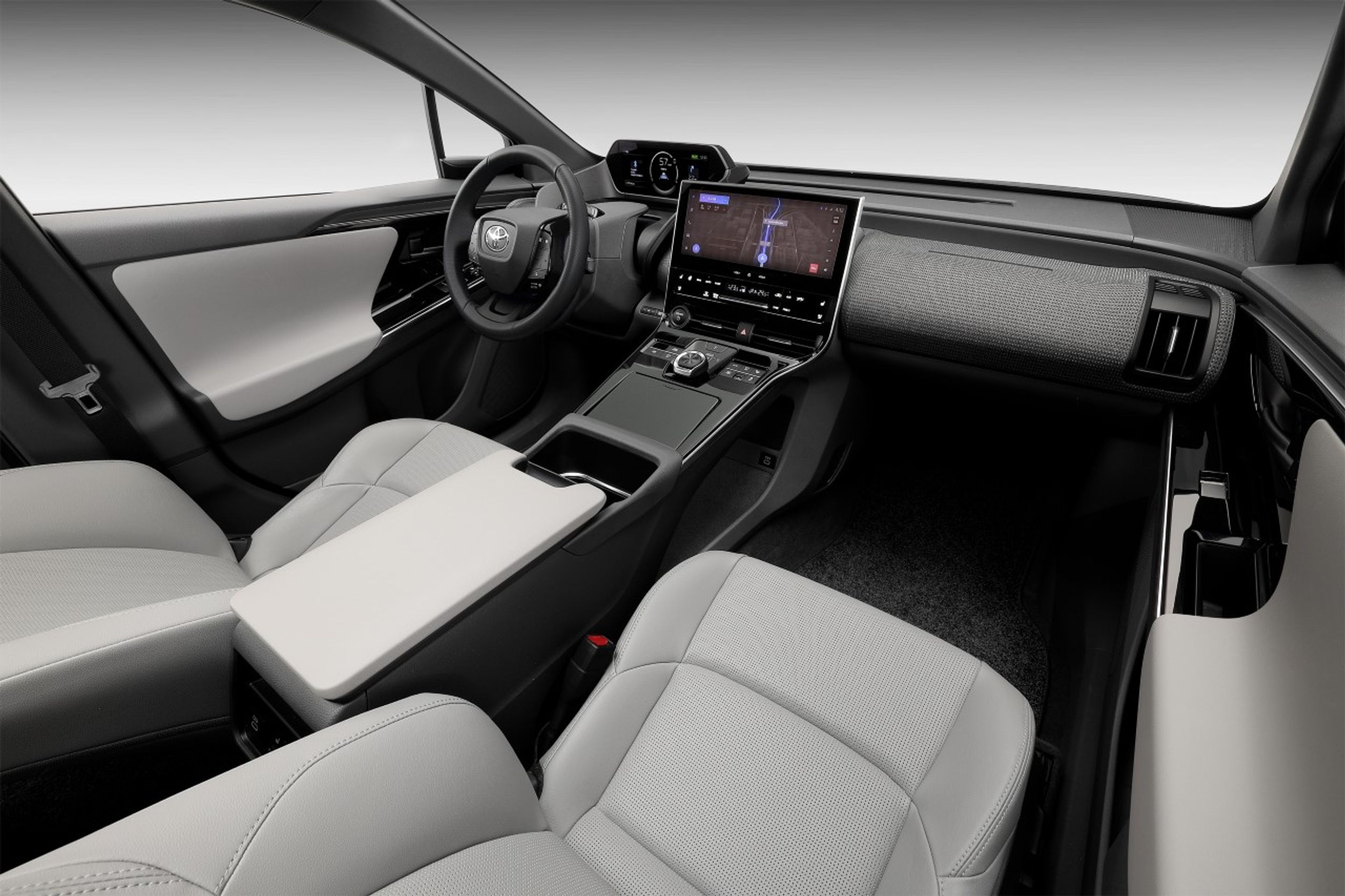 Elektromobil Toyota bZ4X - Toyota ukázala svůj první elektromobil. SUV s divným názvem bZ4X (10/15)