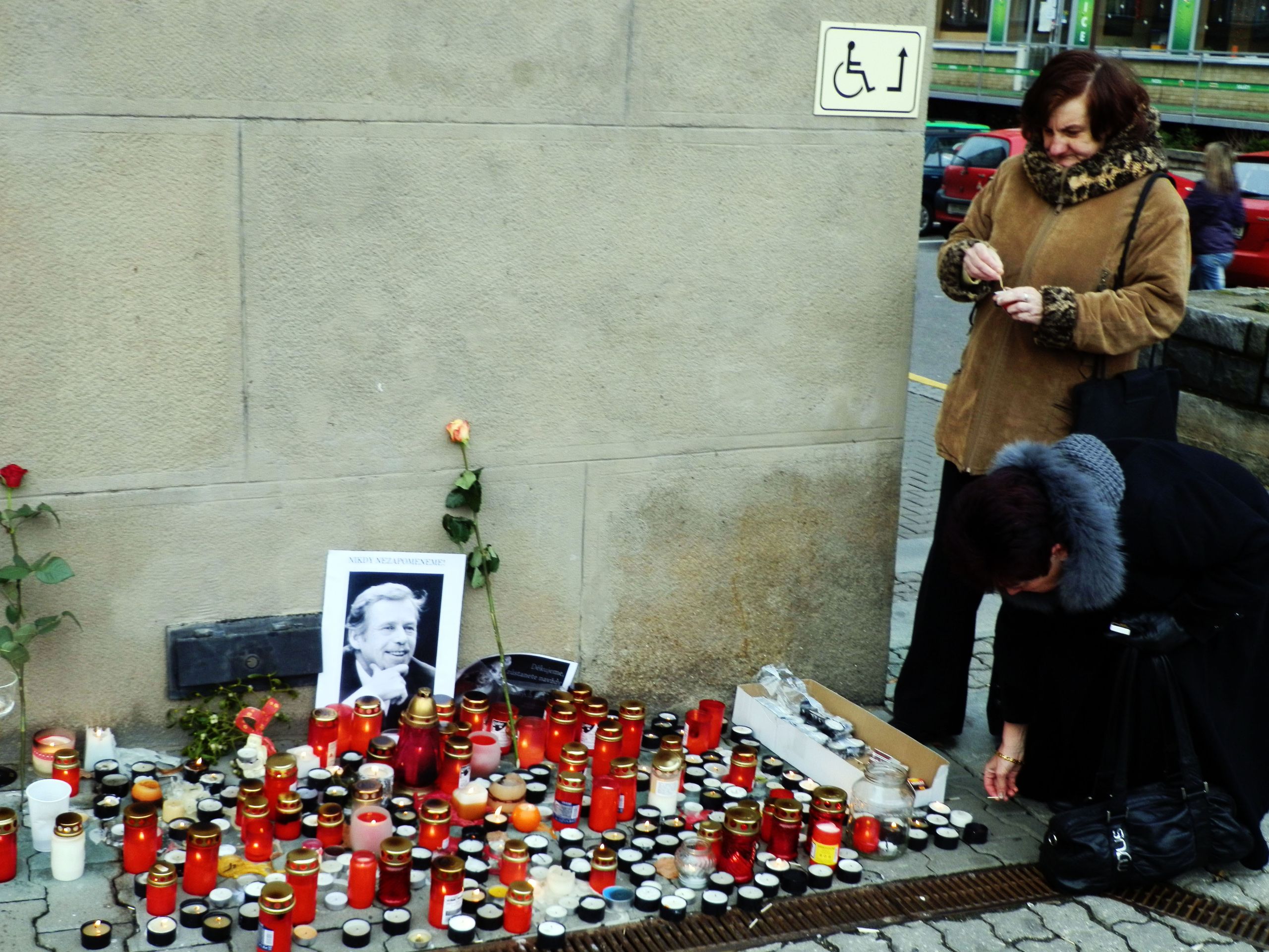 Pietní místa napříč republikou - 6 - GALERIE: Pietní místa napříč republikou (6/9)