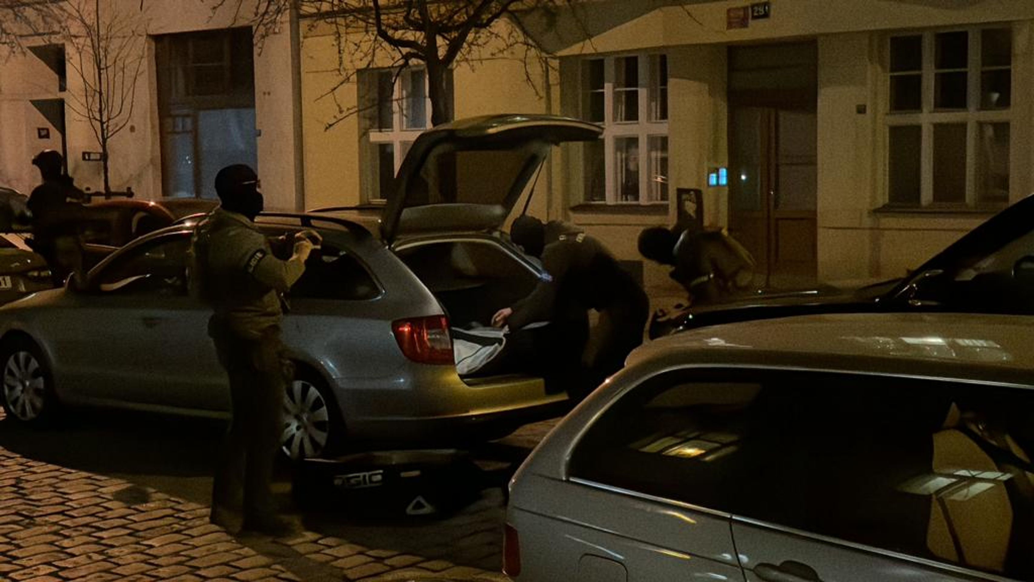 Zásah policie v Bubenči - Zásah policie v Bubenči (4/6)