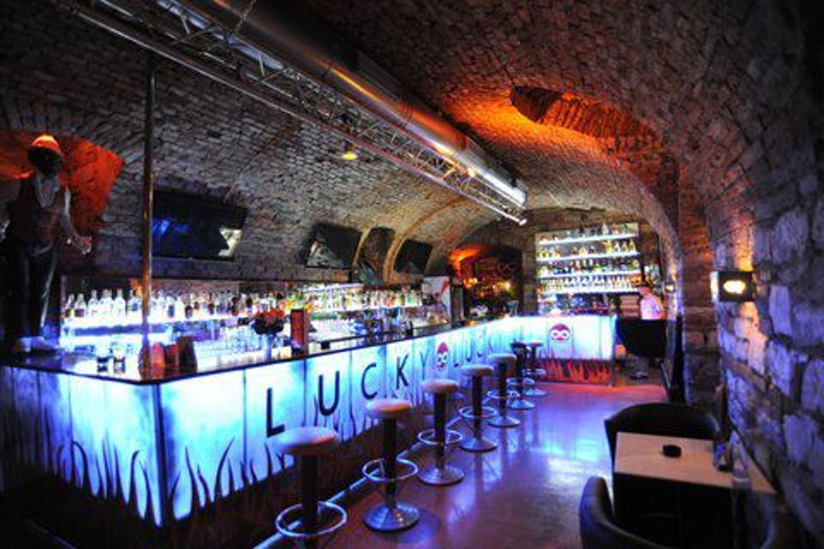 Interiér baru Lucky Lucky - 5 - GALERIE: Tady bude souložit Polka Ania Lisewská (5/6)