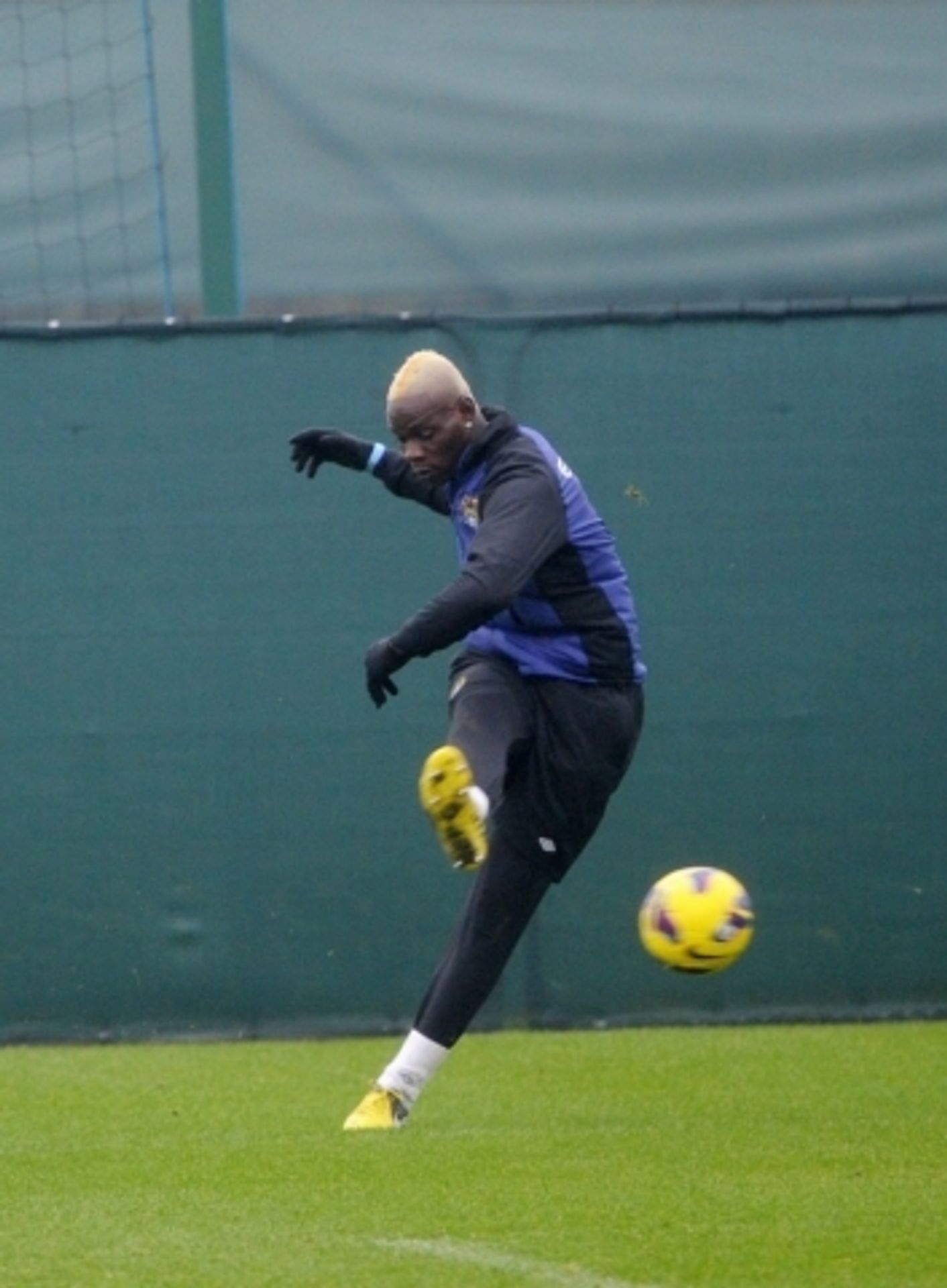 Blonďák Balotelli - 1 - GALERIE: Blonďák Balotelli (9/13)