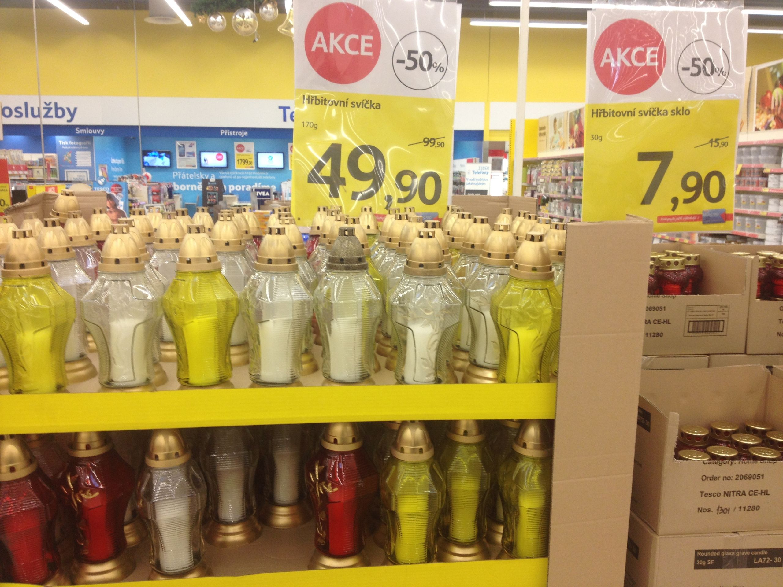 Velká svíčka - Tesco Praha Zličín - GALERIE: Přehled cen velkých svíček (1/8)
