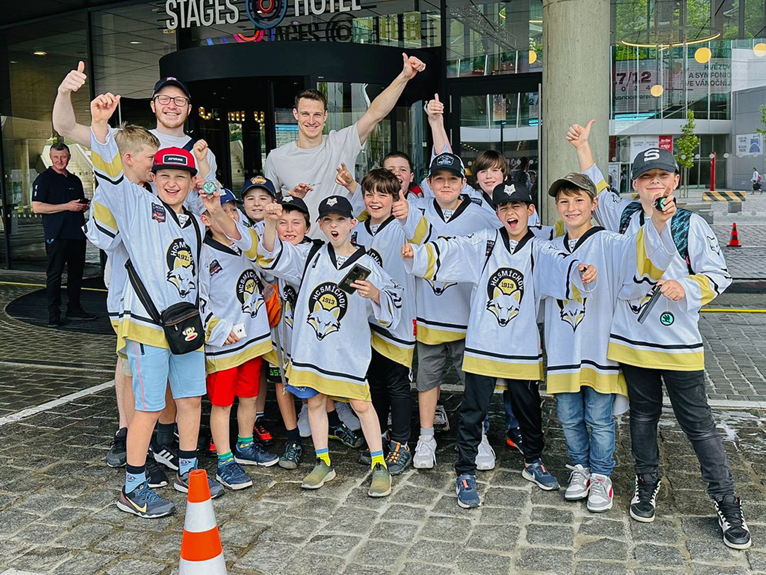Malí hokejisté HC Smíchov na mistrovství světa - Liščata z pražského klubu HC Smíchov na návštěvě světového šampionátu (9/15)