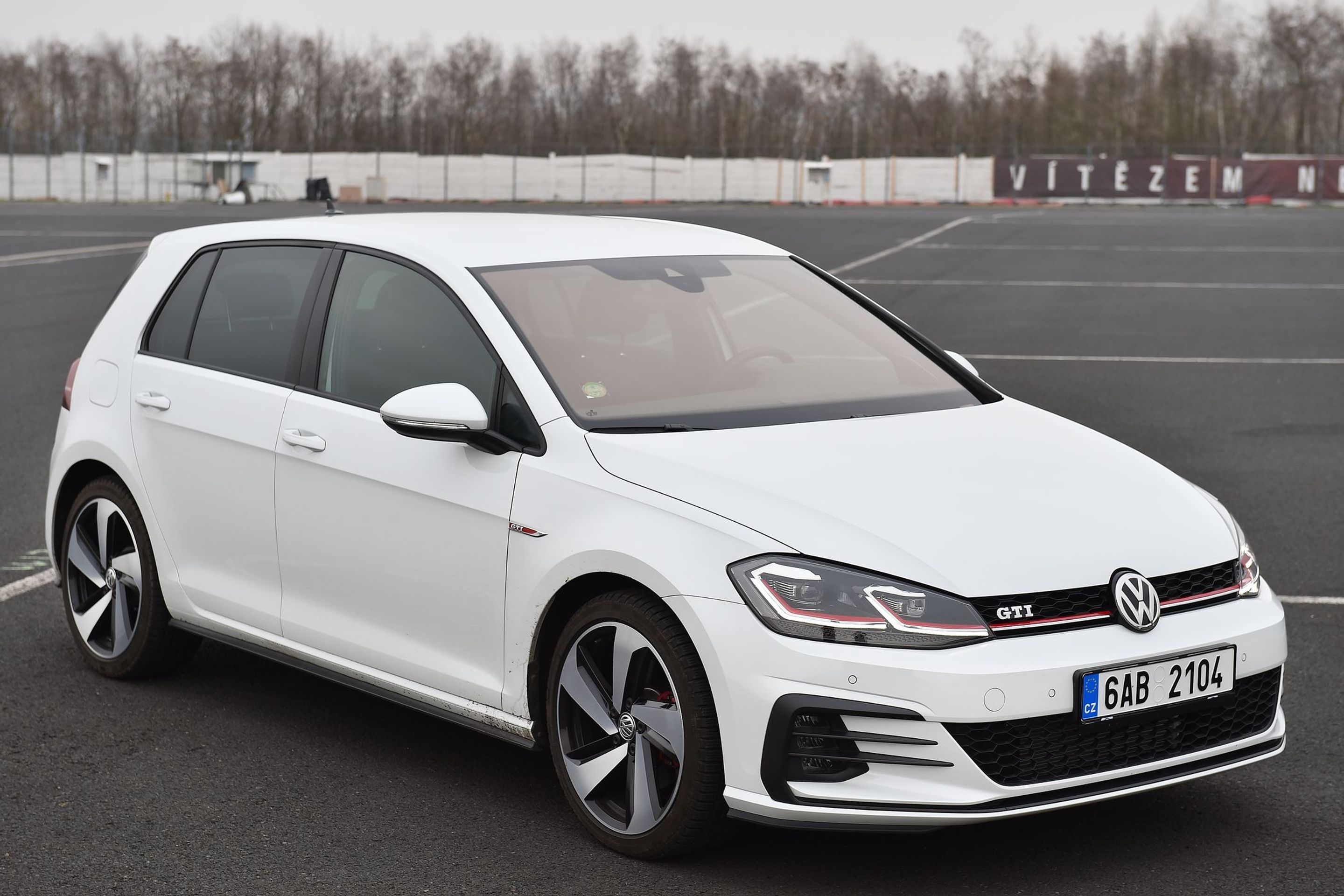 Volkswagen Golf GTI - 14 - GALERIE: Volkswagen Golf GTI (13/19)