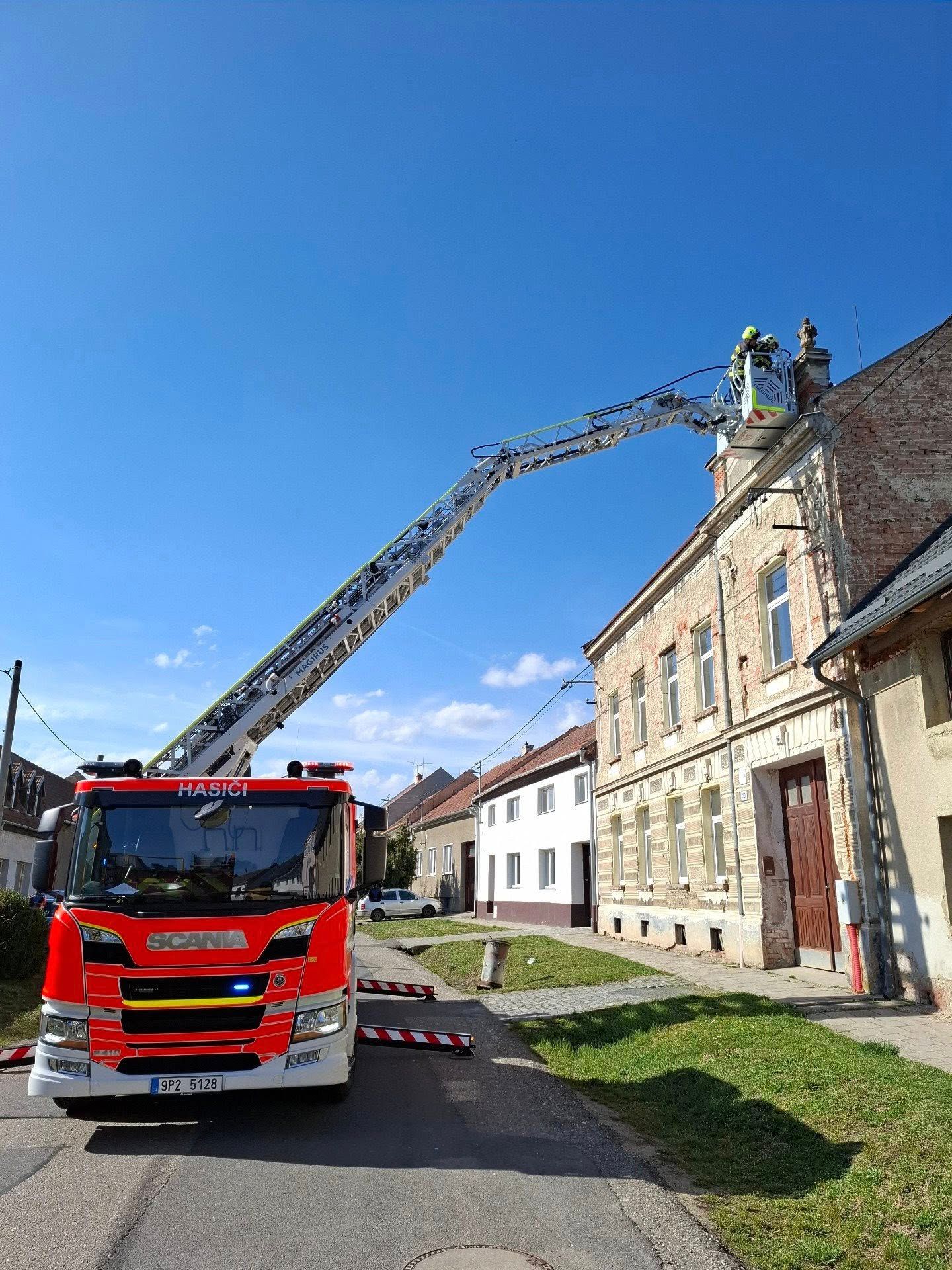 Zásah Hasičského záchranného sboru Olomouckého kraje - Zásahy hasičů kvůli silnému větru (6/25)