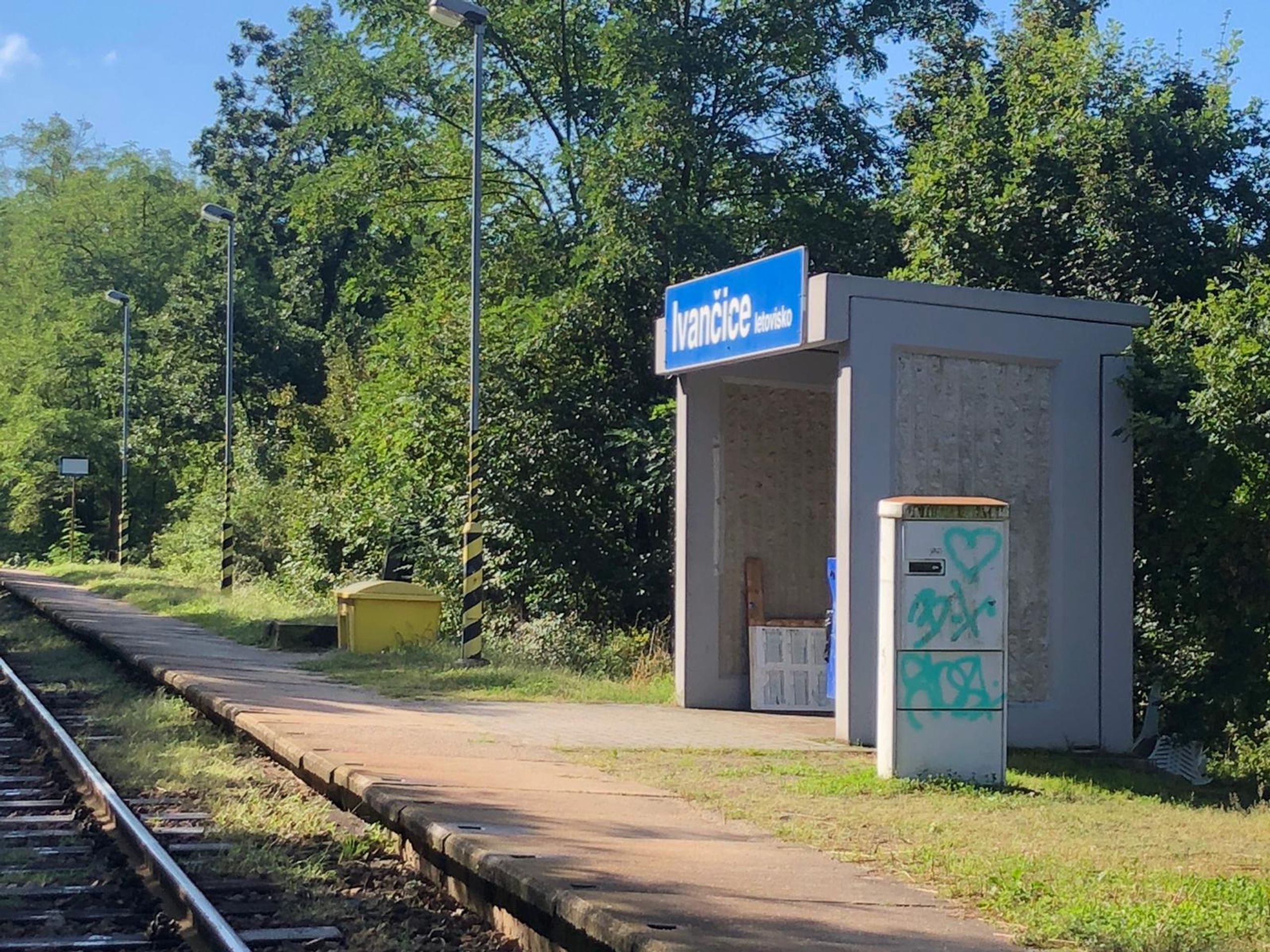 Řidička zemřela po srážce s vlakem - 4 - GALERIE: Srážku s vlakem řidička nepřežila (4/6)