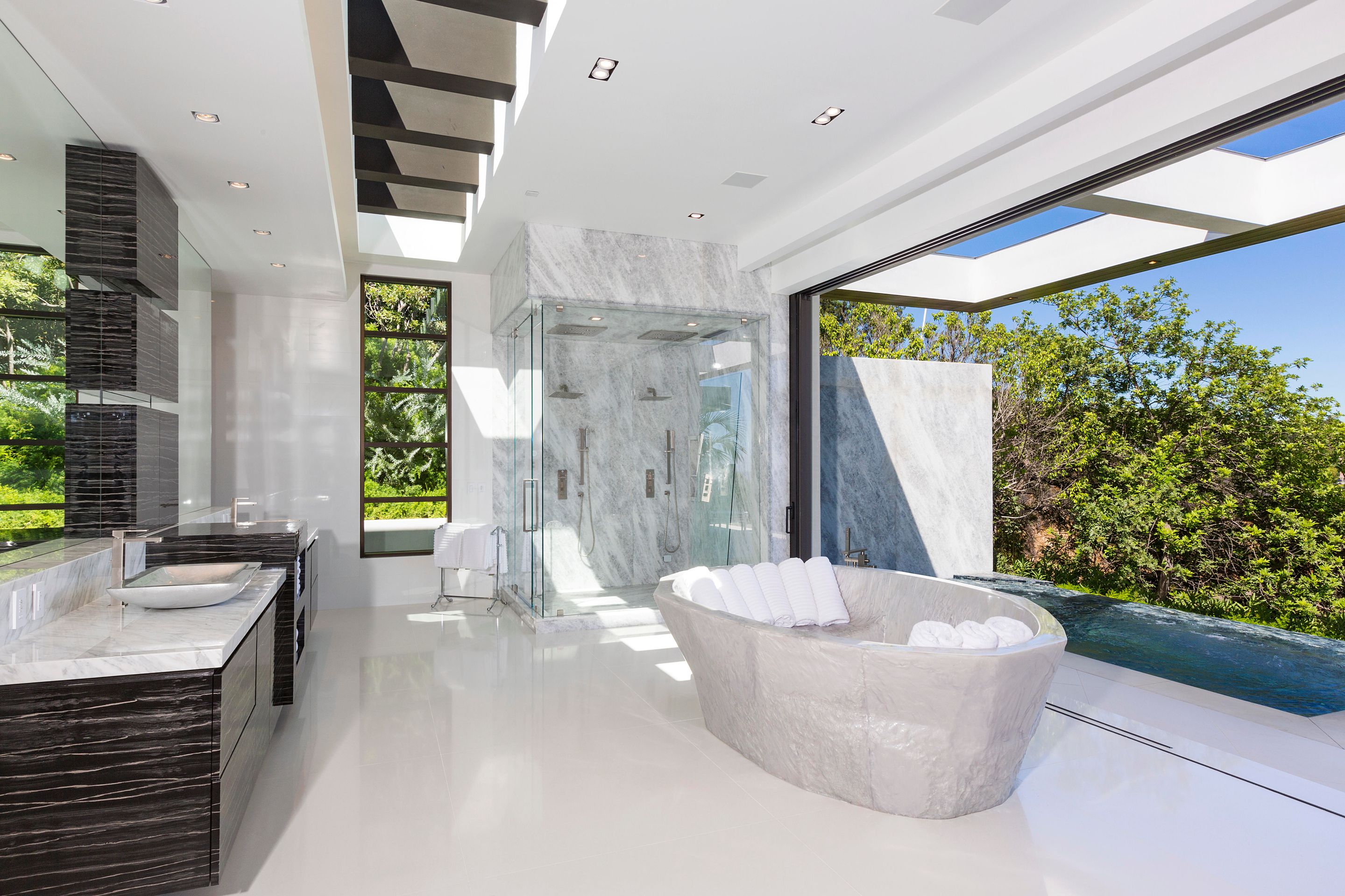 Tohle je nejdražší dům v Beverly Hills - 9 - Galerie: Tohle je nejdražší dům v Beverly Hills (9/14)