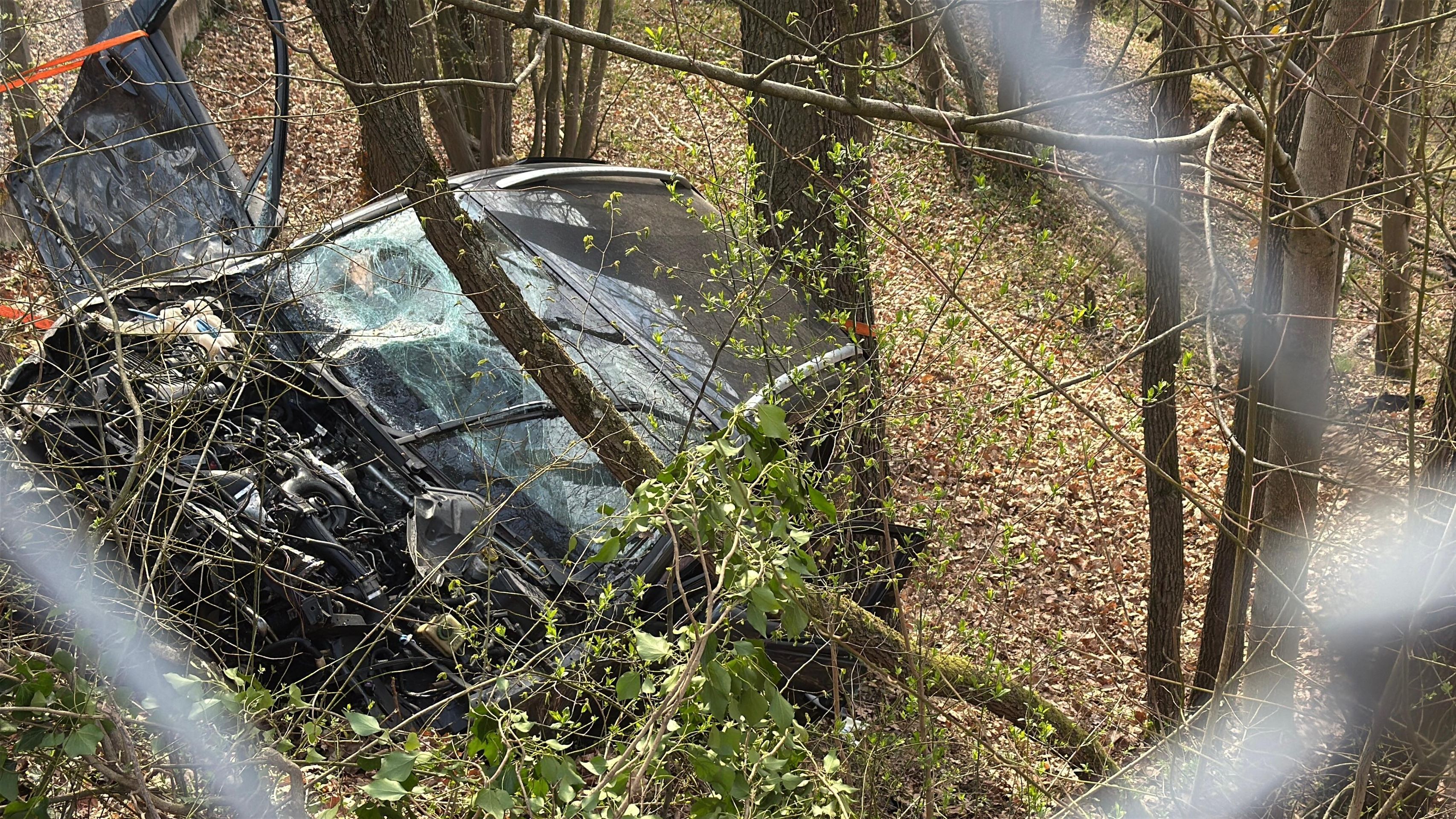 Nehoda automobilu u nádrže Slapy - Nehoda automobilu u nádrže Slapy (9/10)
