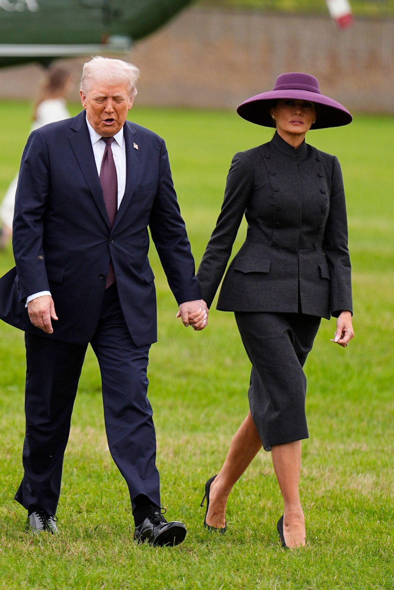 Melania Trumpová v klobouku - Melania Trumpová v klobouku (4/6)