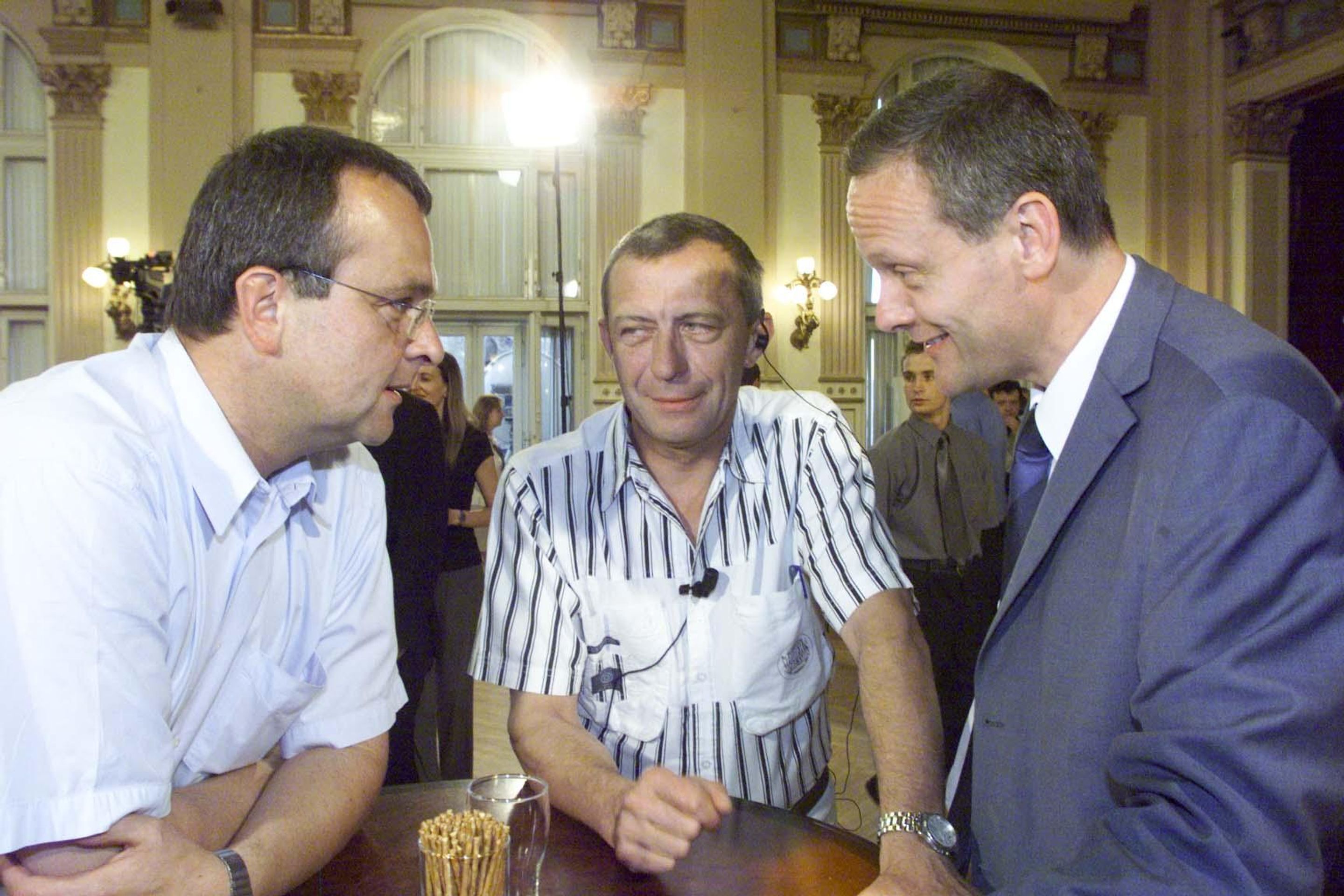Miroslav Kalousek, Miloslav Výborný a Cyril Svoboda, 15. 6. 2002 - Miroslav Kalousek (7/7)