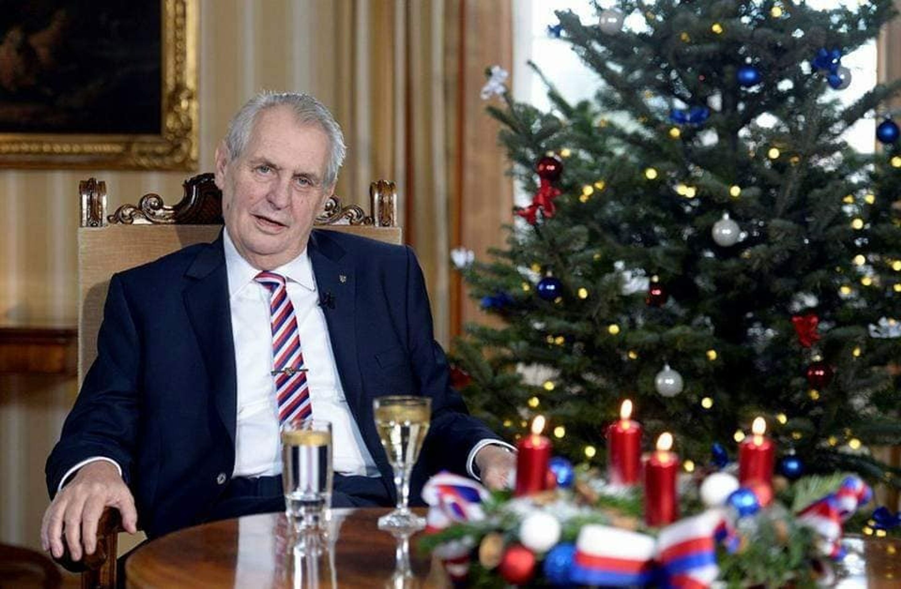 Adventní věnce prezidenta Miloše Zemana od Pavla Kočiše - 5 - GALERIE: Adventní věnce prezidenta Miloše Zemana (5/6)