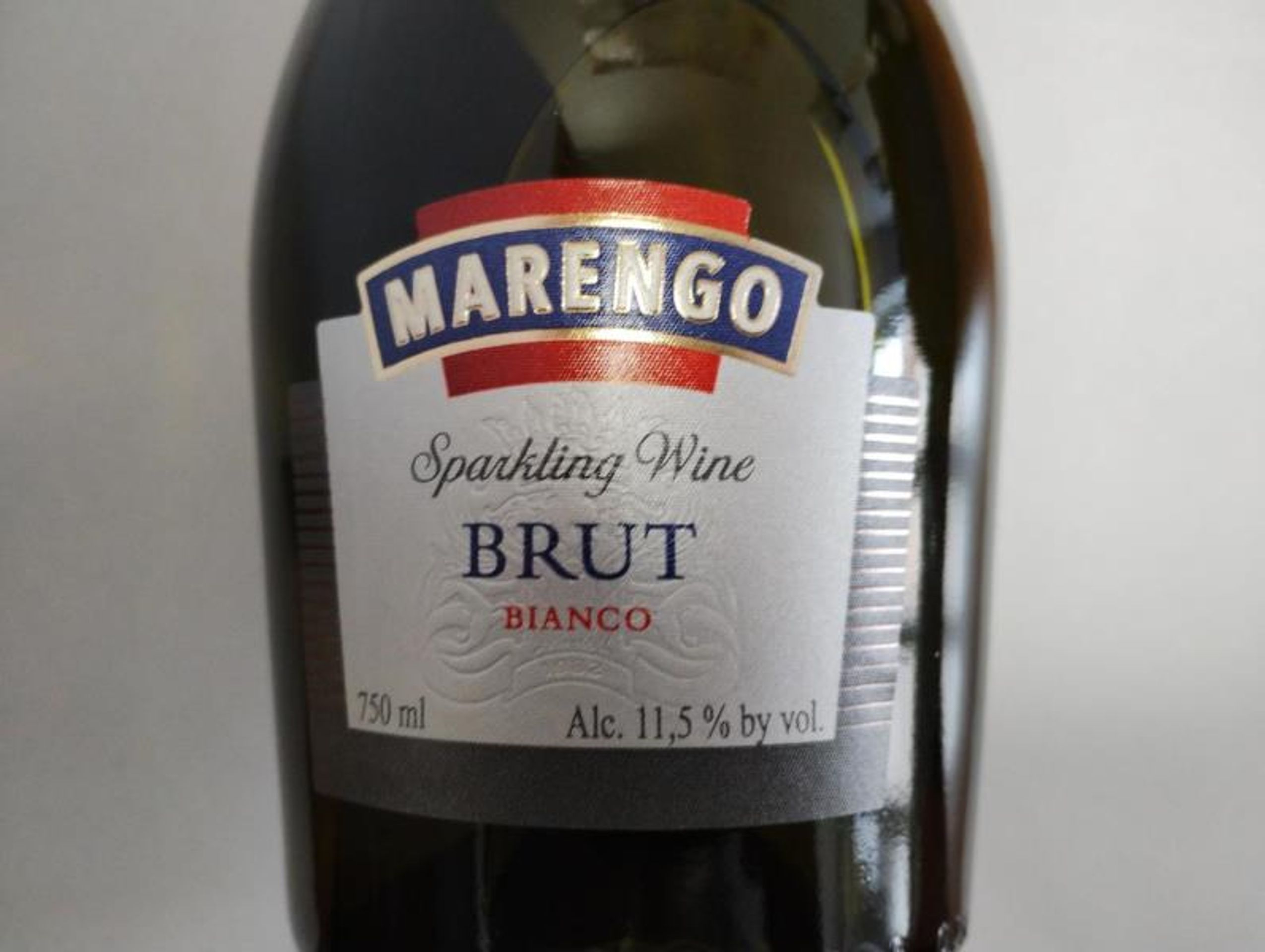 Marengo Brut White Sparkling Wine, země původu Ukrajina, alk. 11,5 % obj (2) - Závadné potraviny (5/34)