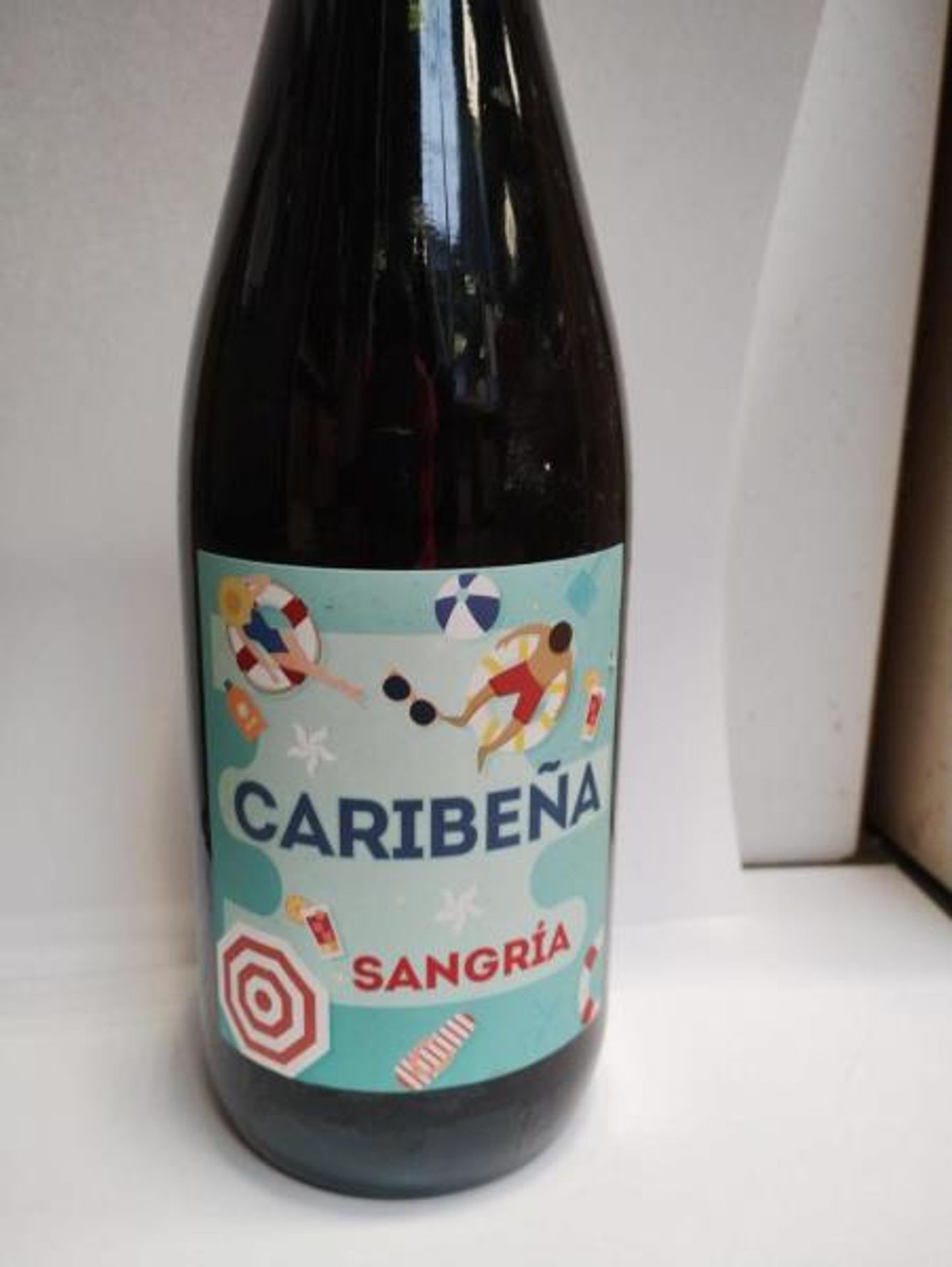 Caribeña Sangría, aromatizovaný vinný nápoj - Závadné potraviny (8/12)