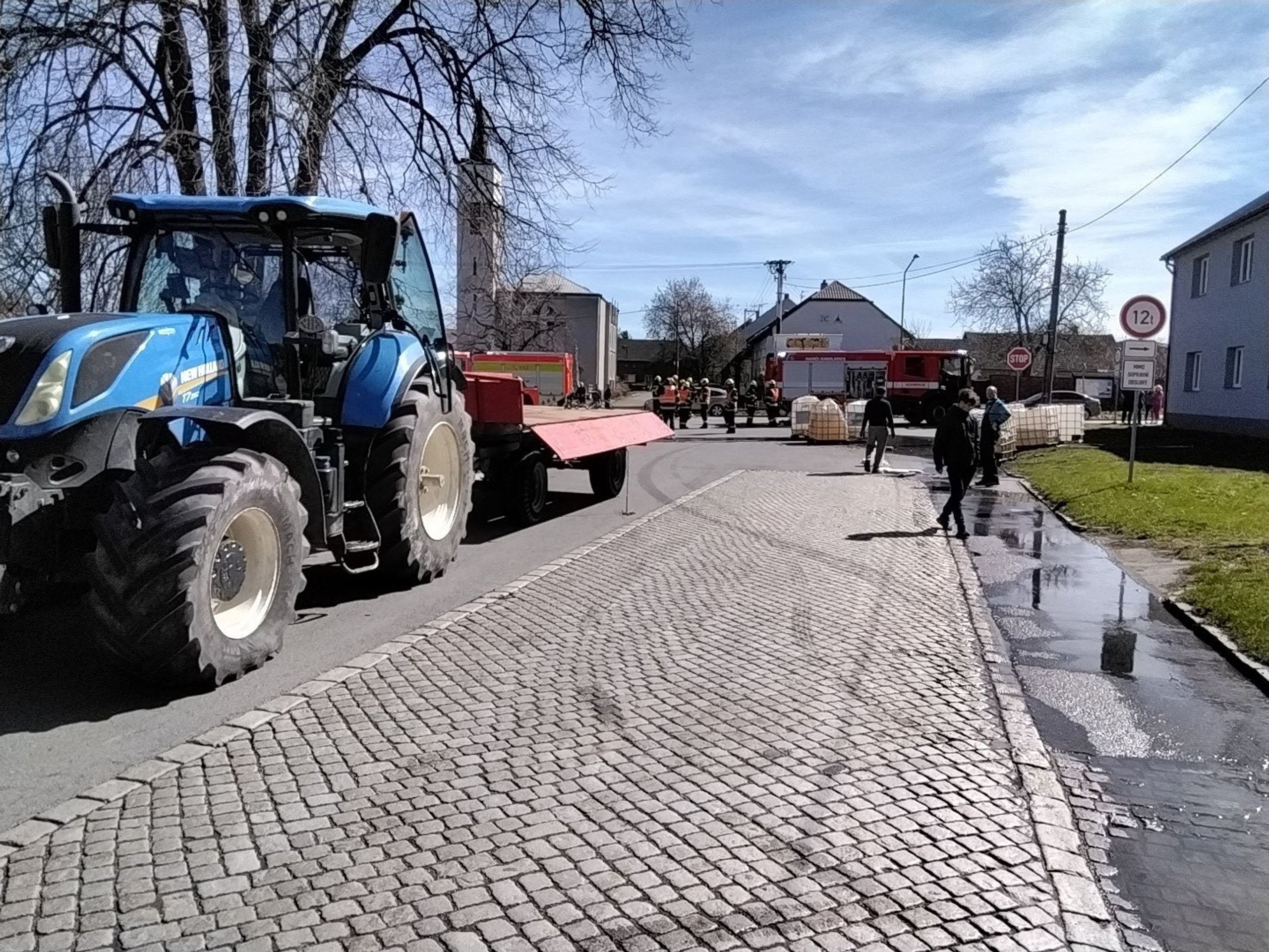 Nehoda traktoru na Přerovsku - Nehoda traktoru na Přerovsku (3/4)