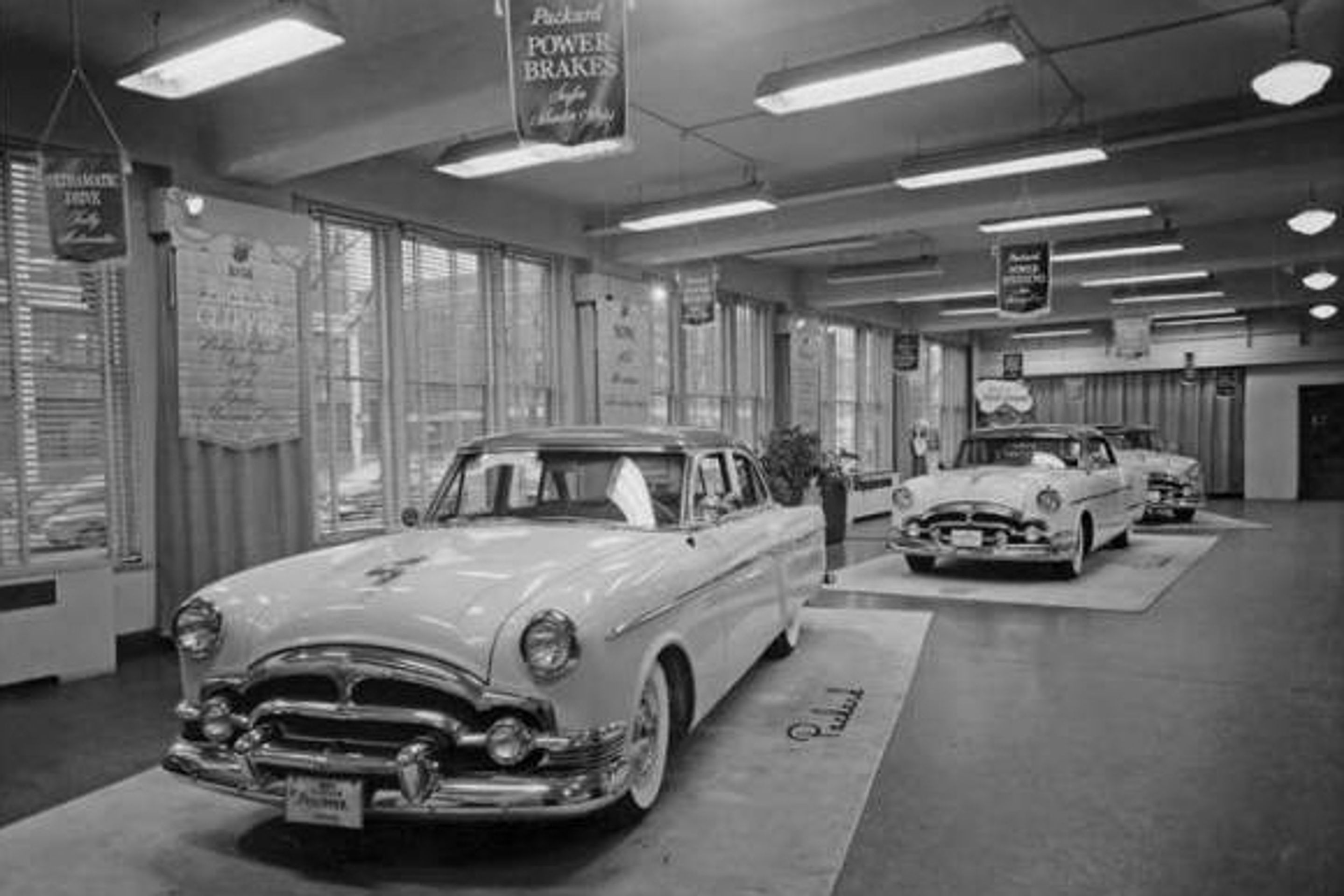 Packard Automotive Plant v Detroitu - Slavná obří továrna Packardu v Detroitu v dobách největší slávy a dnes (20/22)