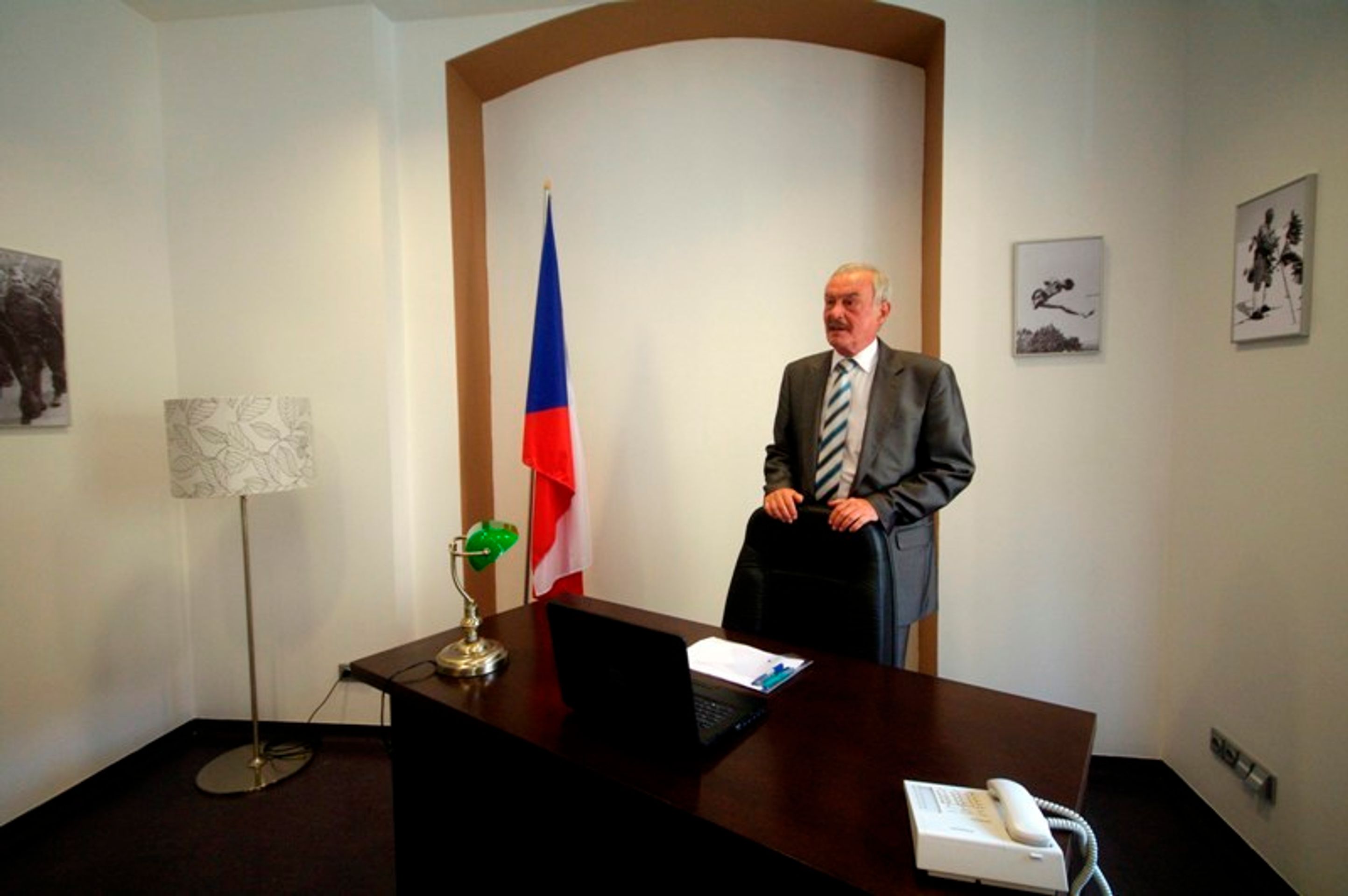 Přemysl Sobotka v prezidentské kanceláři - 1 - GALERIE: Přemysl Sobotka - prezidentský kandidát (5/21)