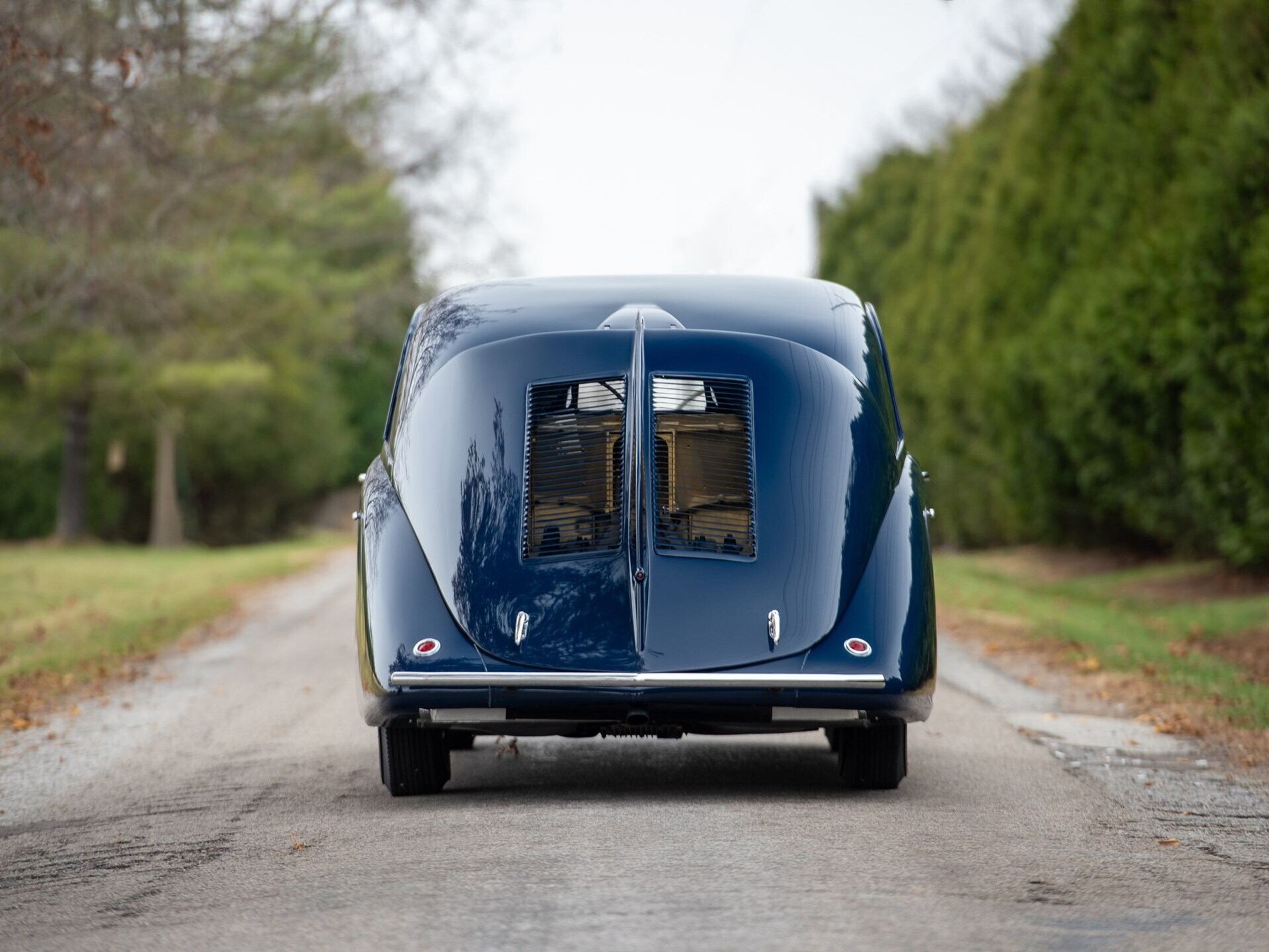 Unikátní Tatra 77 z roku 1934 - Unikátní Tatra 77 se prodala za 8,5 milionu korun (6/20)