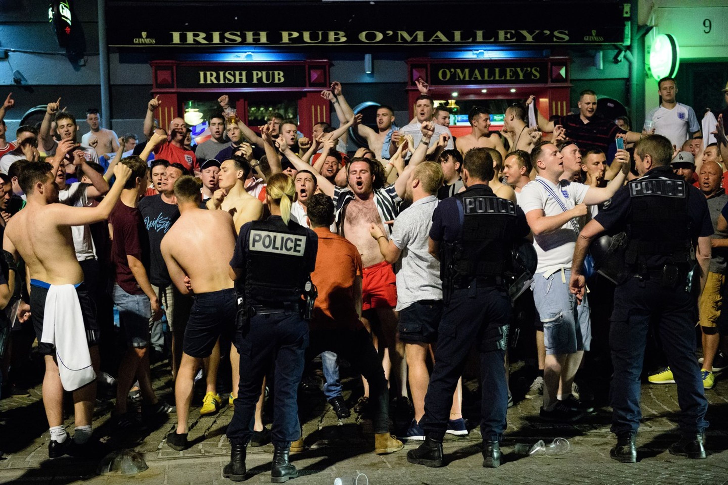 Fanoušci Anglie se porvali s policisty - GALERIE: Fanoušci Anglie (5/5)