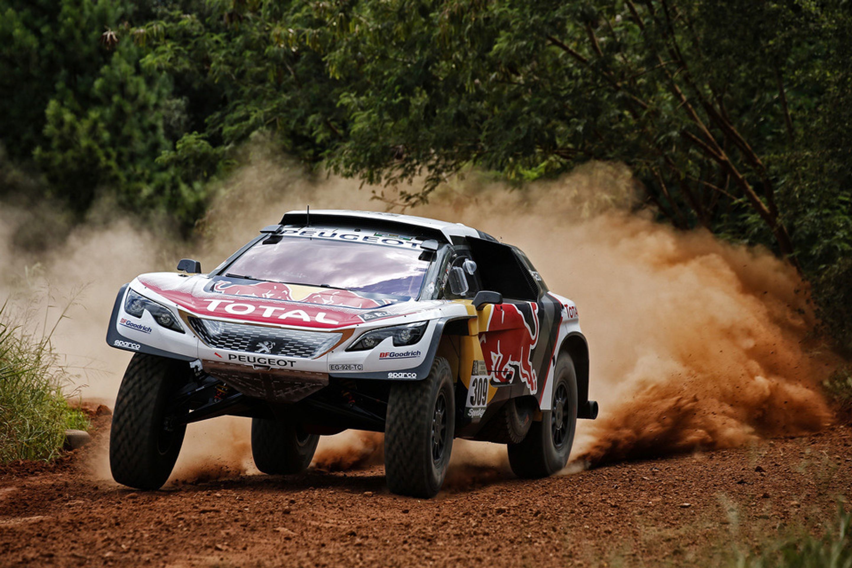 Peugeot - 9 - FOTOGALERIE: Peugeot končí s Dakarem (8/8)