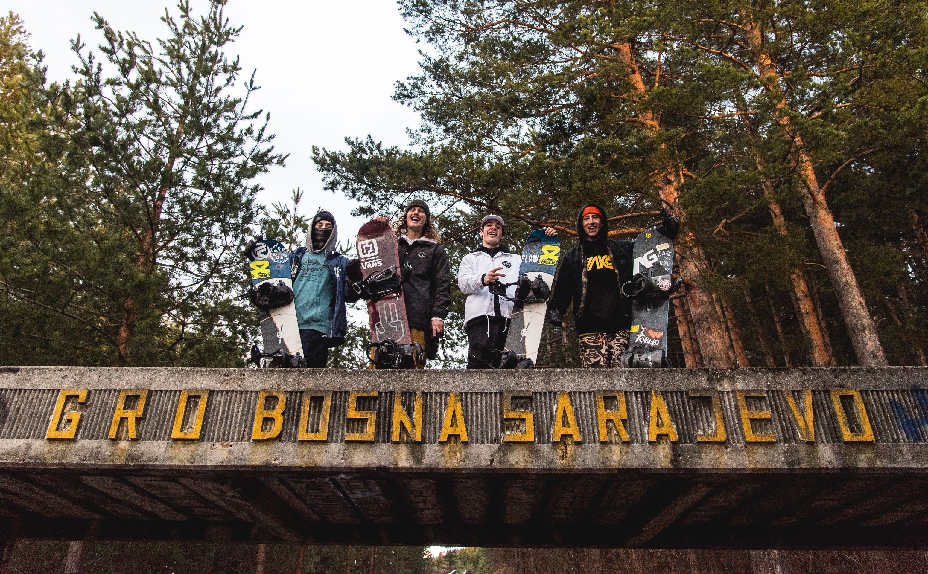 Dušan Kříž v Sarajevu - GALERIE: Snowboardista Kříž jezdí v na prkně v Sarajevu (3/5)