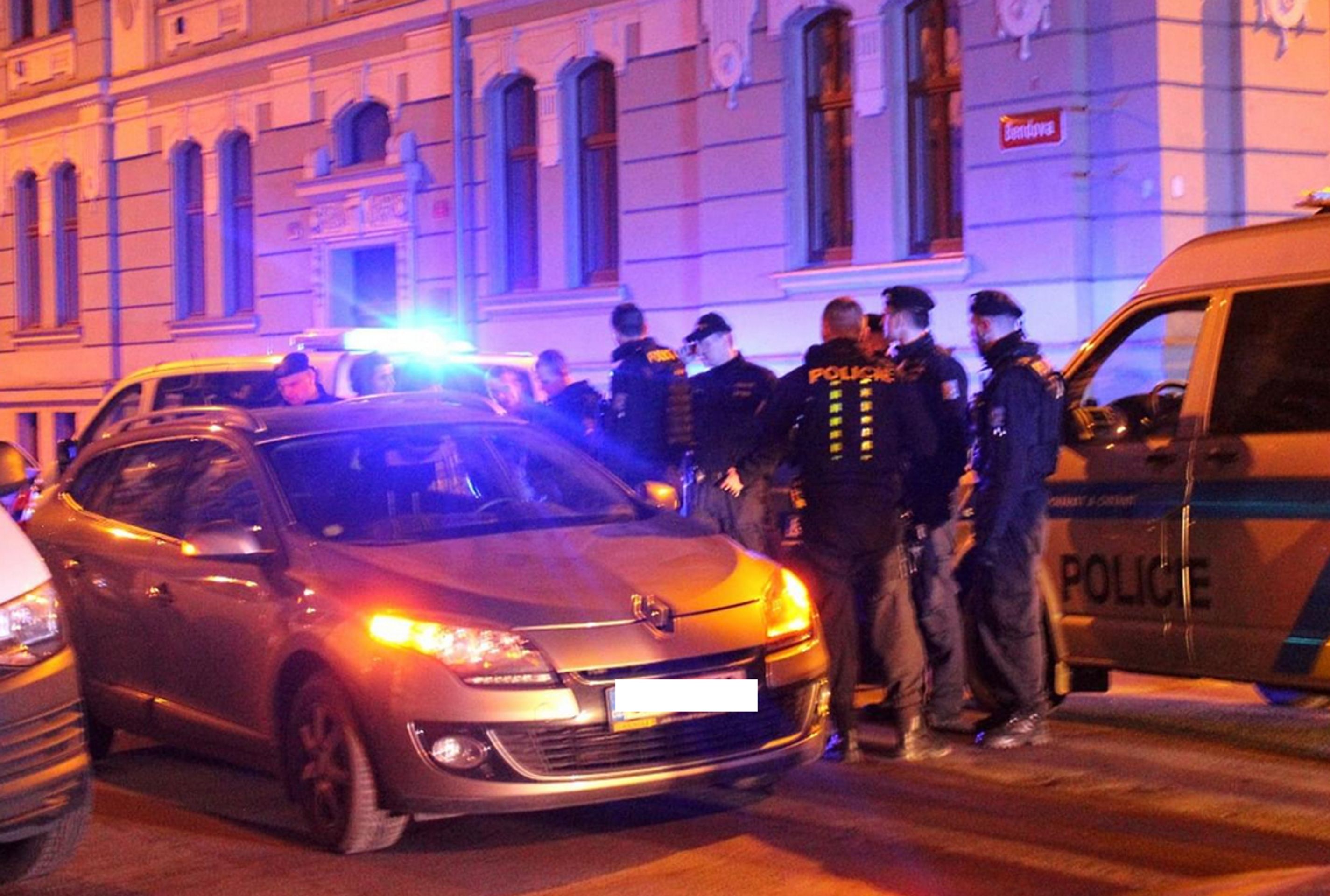 Hromadná bitka na ulici - 5 - GALERIE: Hromadná bitka na ulici (5/5)