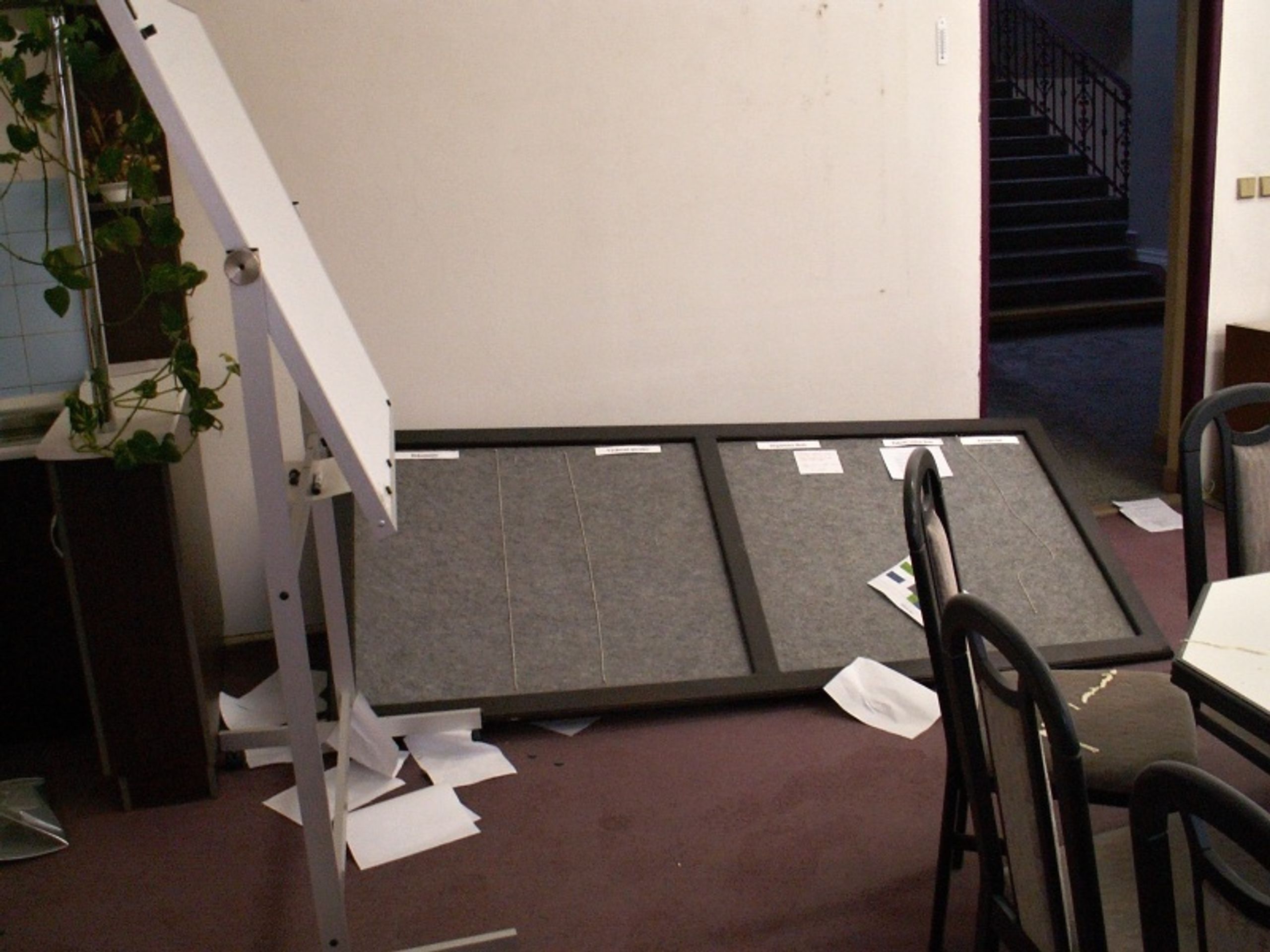 Vandal se vloupal do základní školy - GALERIE: Řádění vandalů na škole v Polné (5/9)
