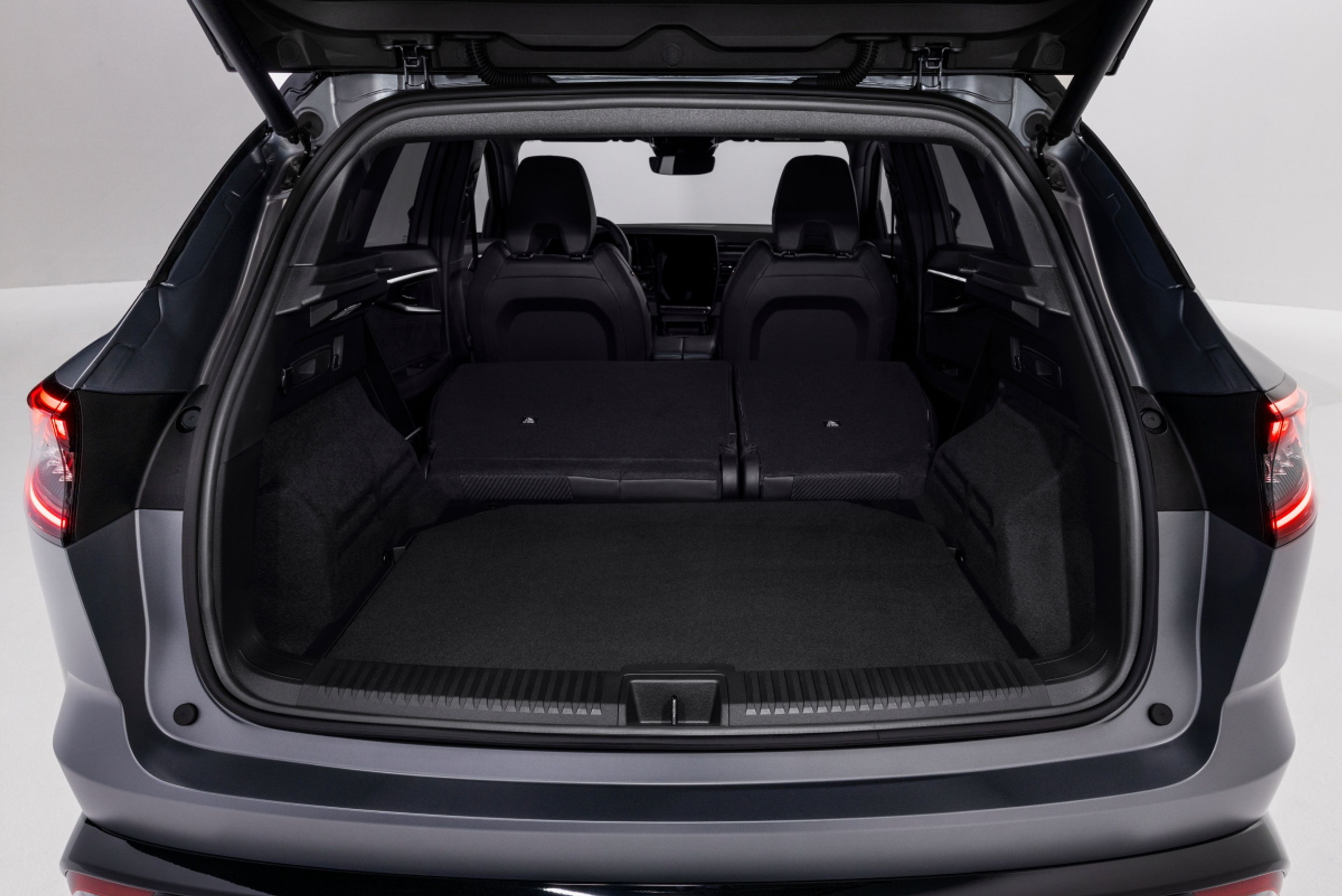 Renault Austral - Renault představil kompaktní SUV Austral (16/16)