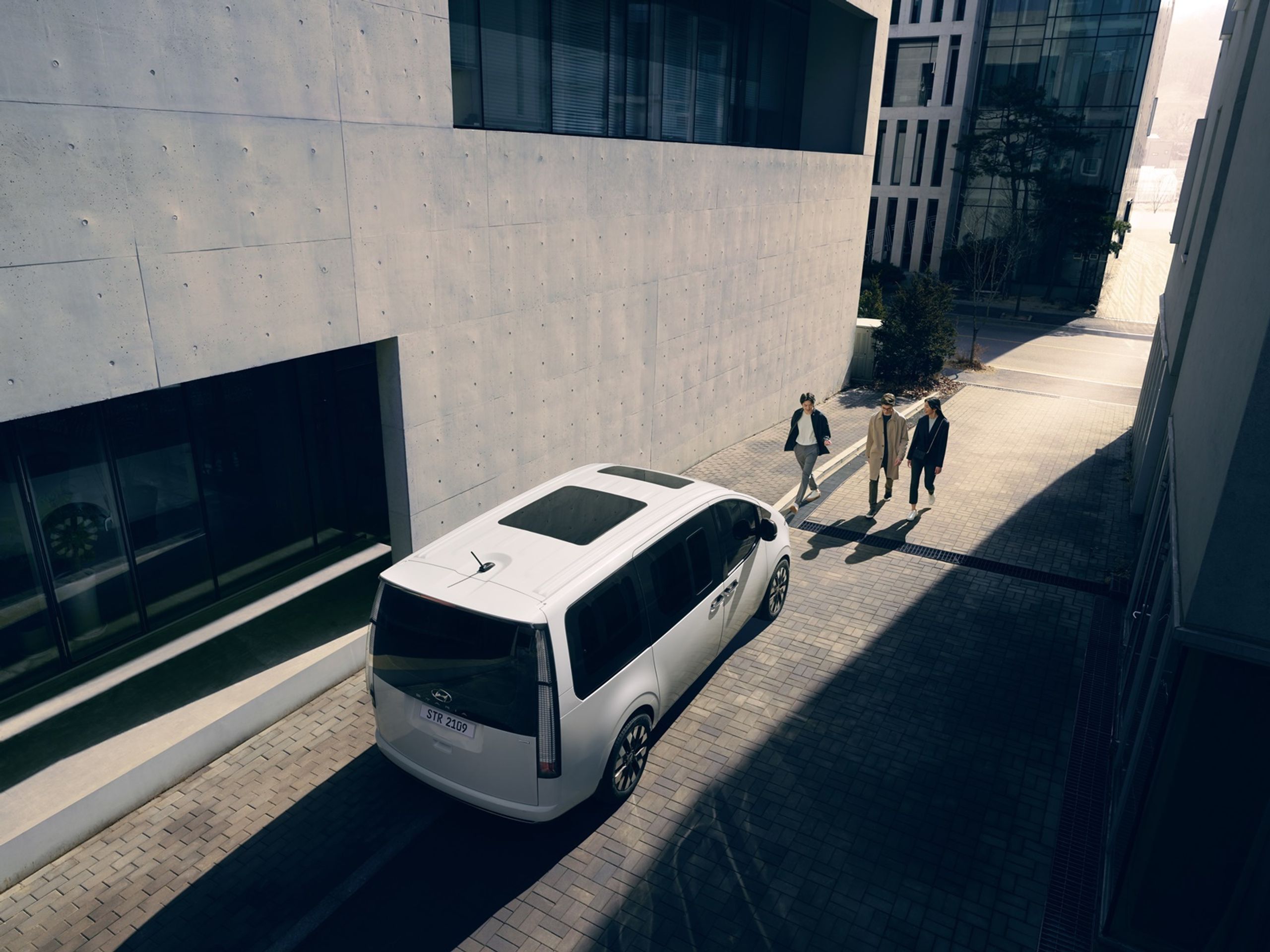 Hyundai Staria - 18 - Fotogalerie: Parádní dodávka s futuristickým vzhledem Hyundai Staria (9/16)