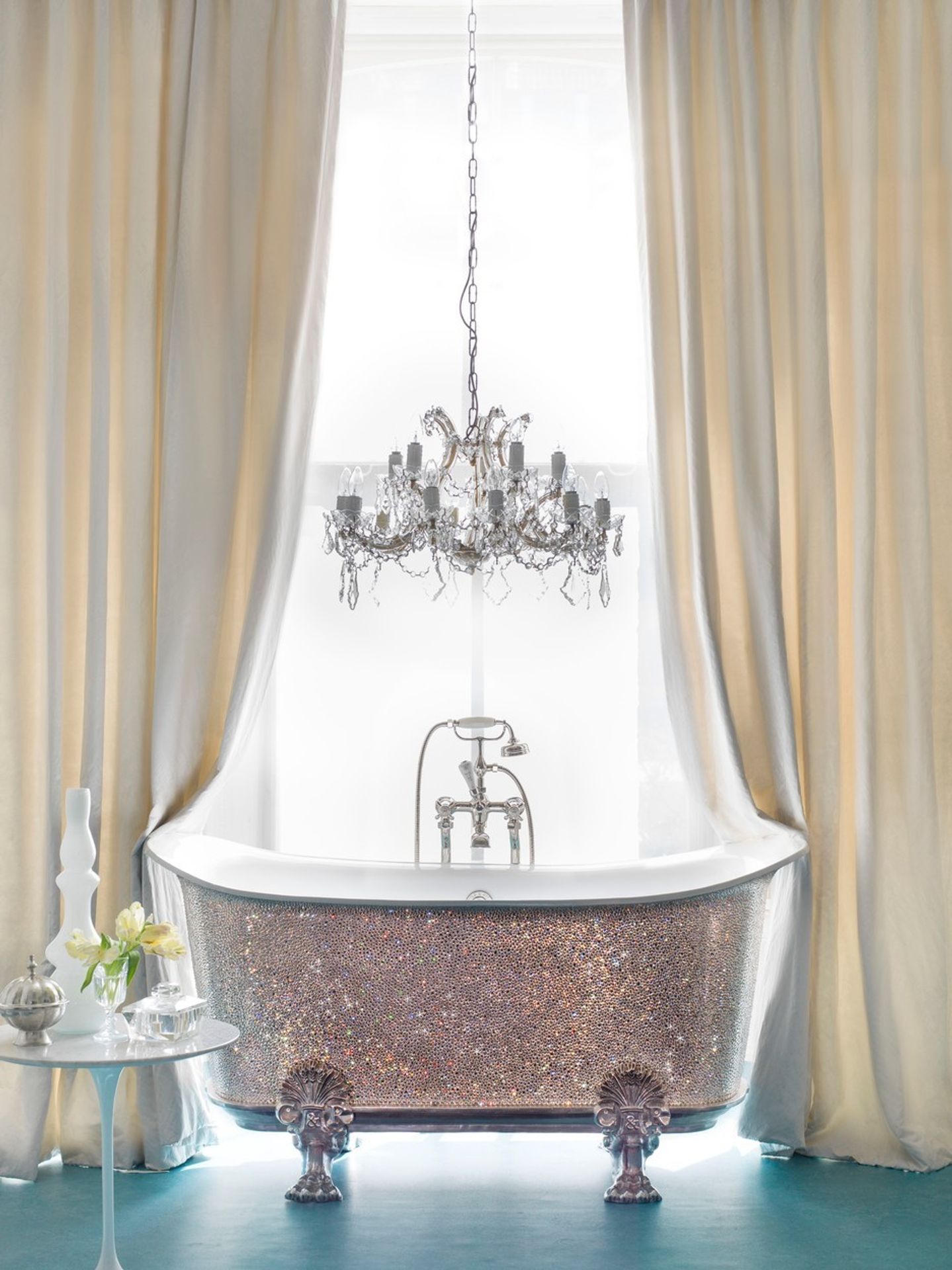 Nejzajímavější vany - luxusní vana Swarovski - GALERIE: Nejzajímavější vany (3/10)