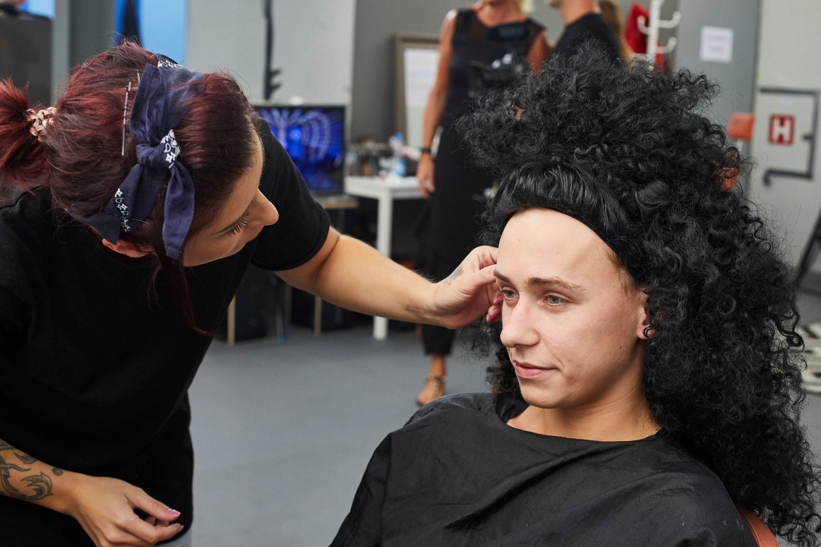 Proměny Tvář - 22. 9. - 5 - GALERIE: Proměny účinkujících v maskérně (4/8)