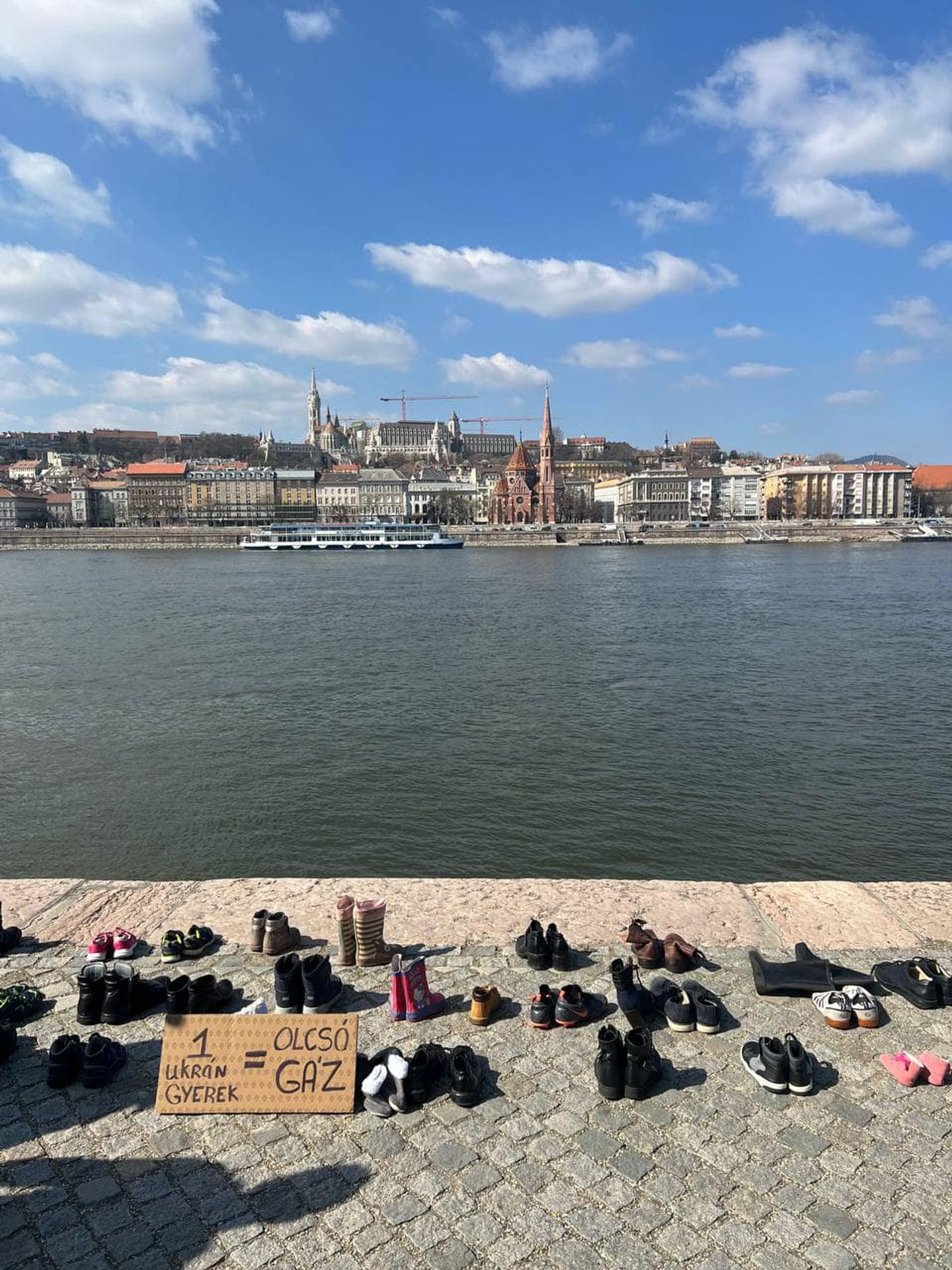 Protesty v Budapešti - Protesty u památníku obětem nacismu v Budapešti (1/8)