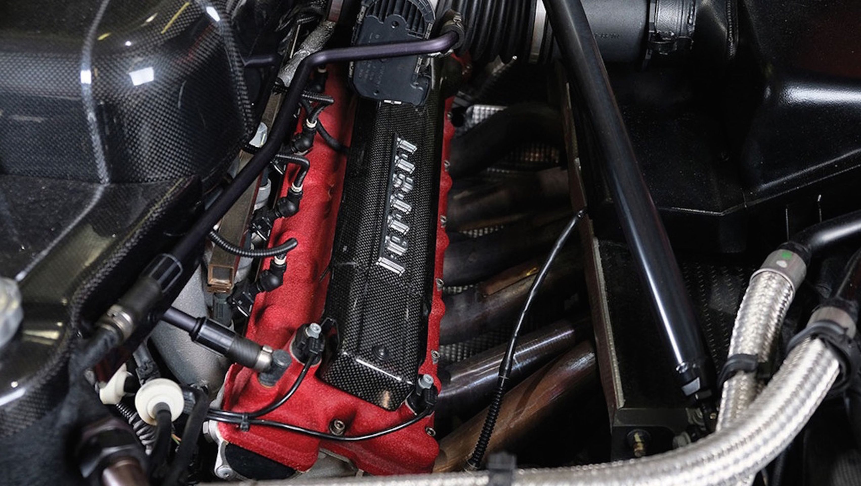 Enzo - 15 - GALERIE: Tommy Hilfiger a jeho Ferrari Enzo (5/10)