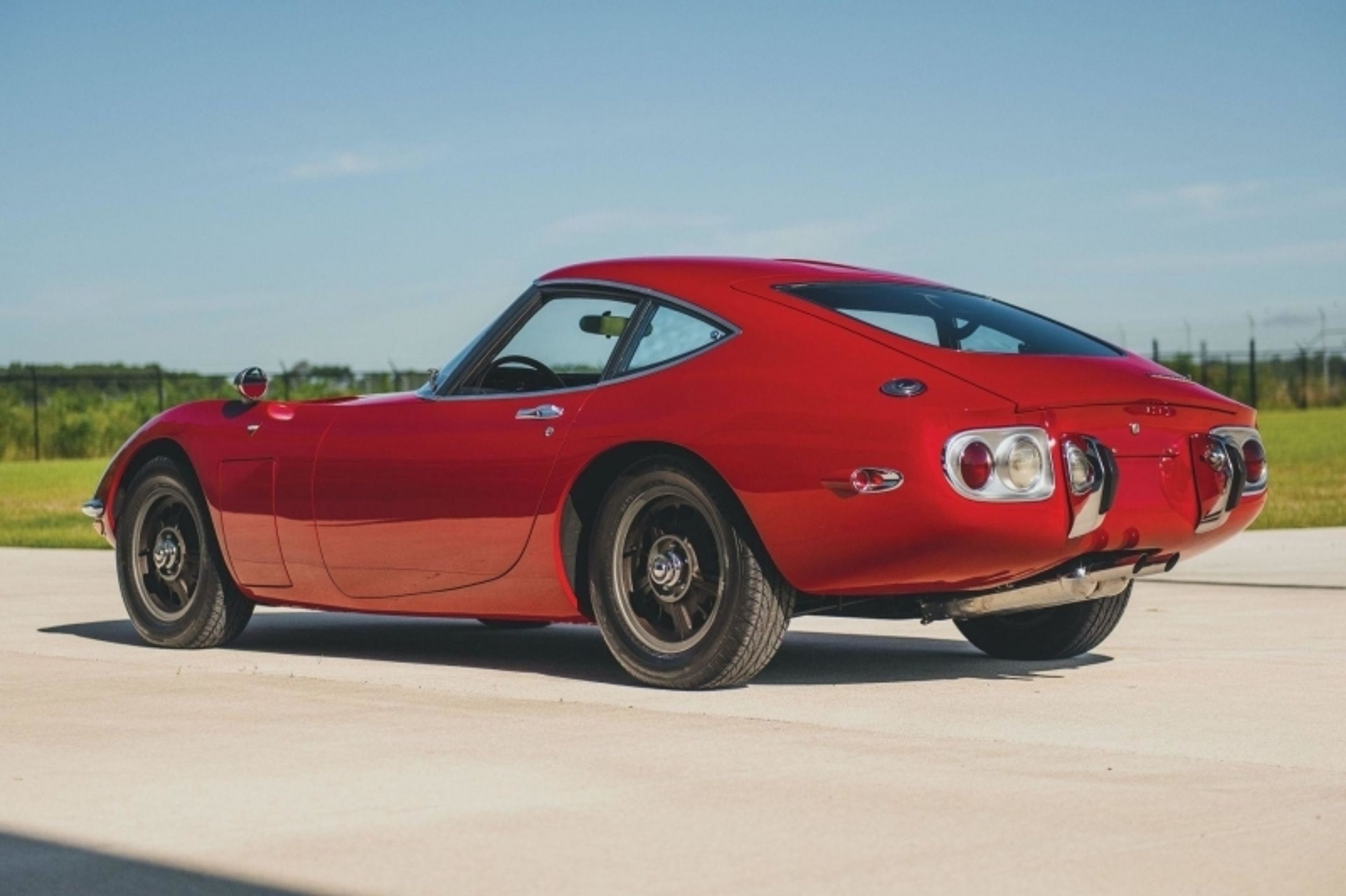 Toyota 2000GT z roku 1967 - 21 - Fotogalerie: Nádherné sportovní kupé Toyota 2000GT z roku 1967 (9/17)