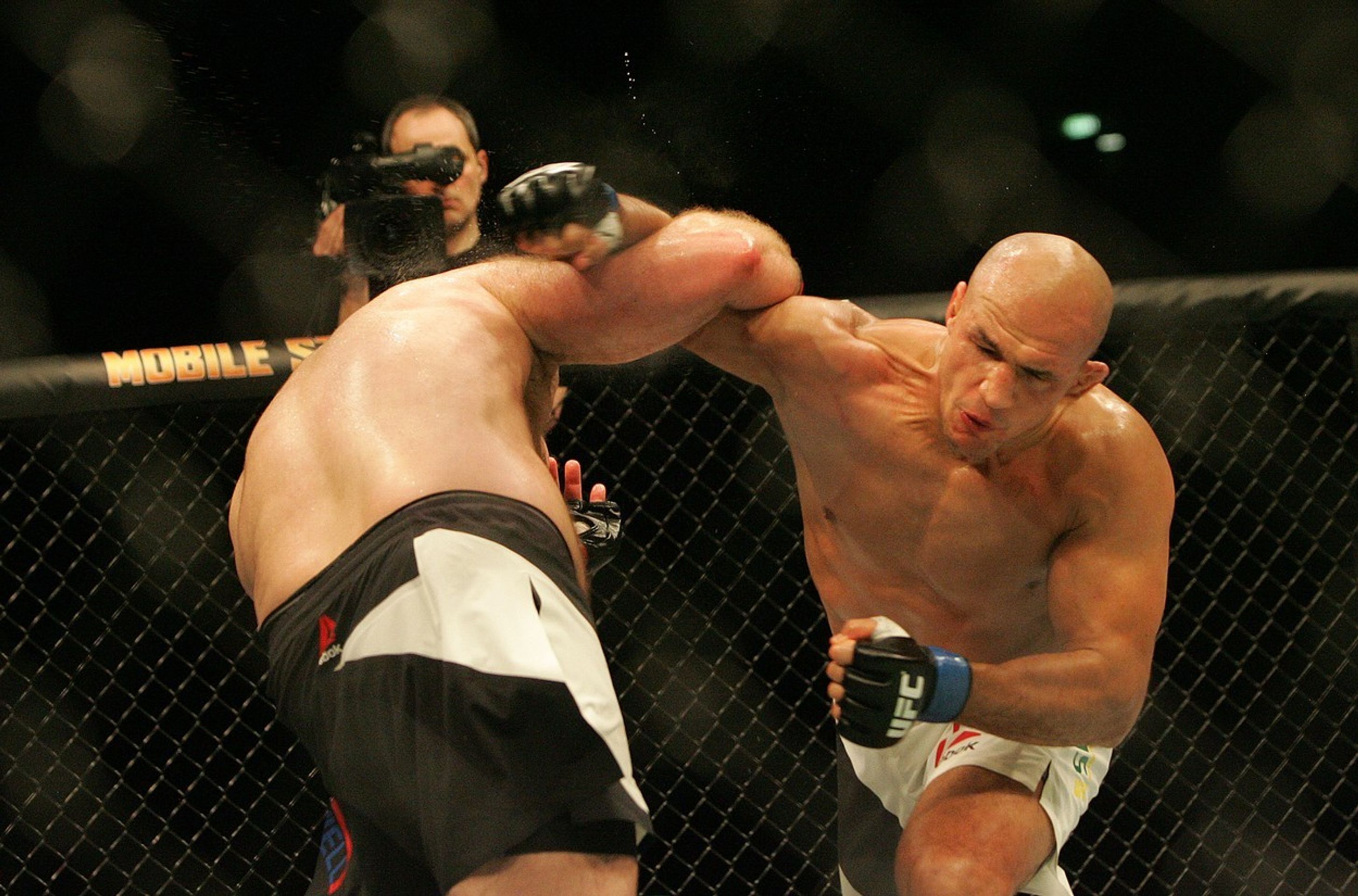 Junior dos Santos vs Ben Rothwell - 4 - GALERIE: Junior dos Santos vs Ben Rothwell (1/6)