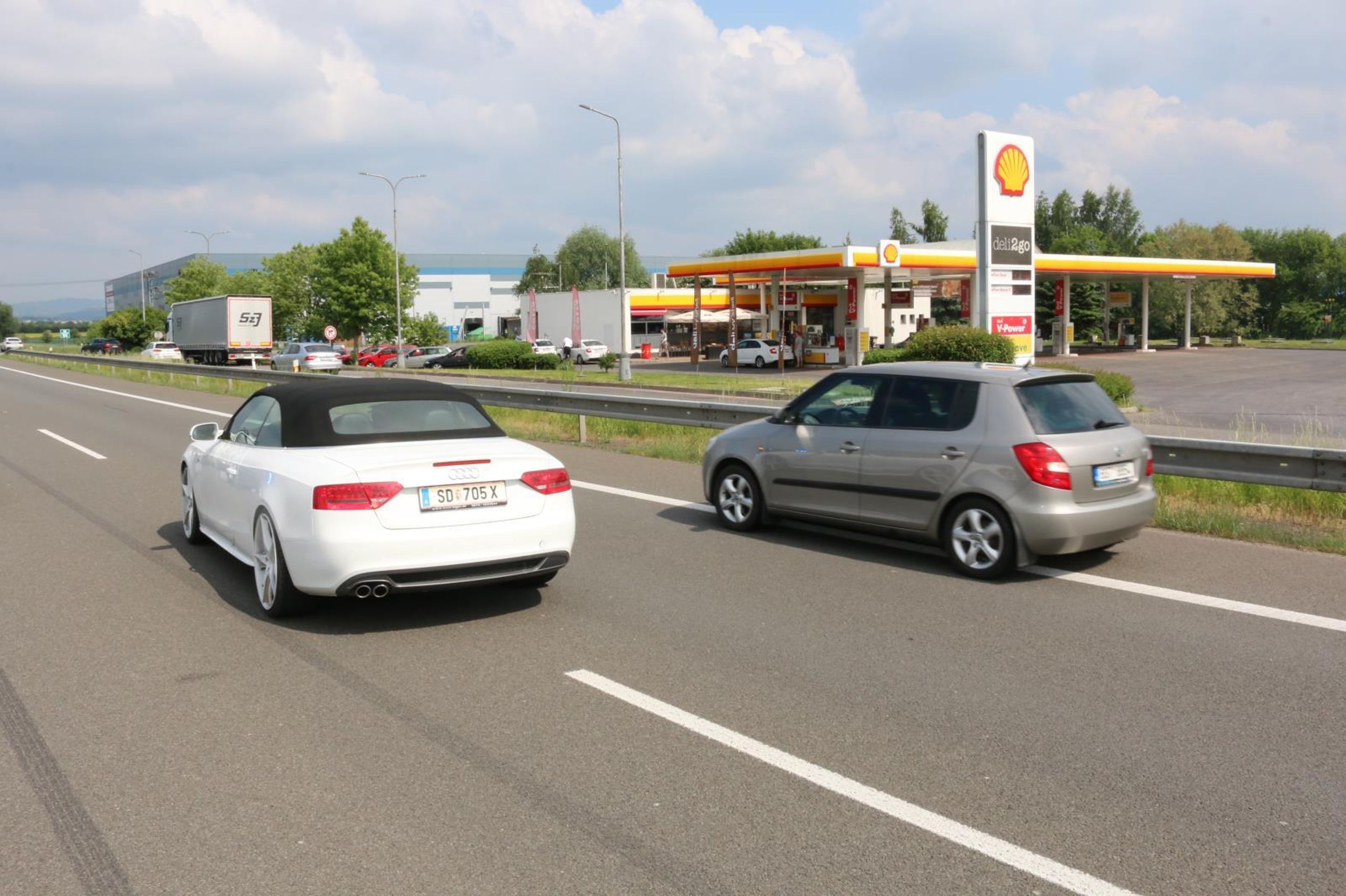 Policisté naháněli pět ukradených audin - 2 - GALERIE: Policisté naháněli pět ukradených audin (6/7)