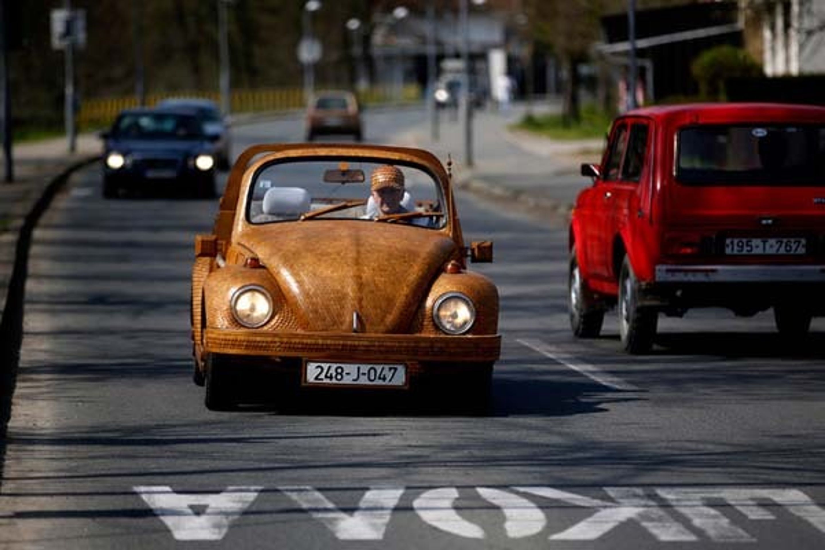 GALERIE: Dřevěný Volkswagen Brouk - 4 - GALERIE: Dřevěný Volkswagen Brouk (4/9)