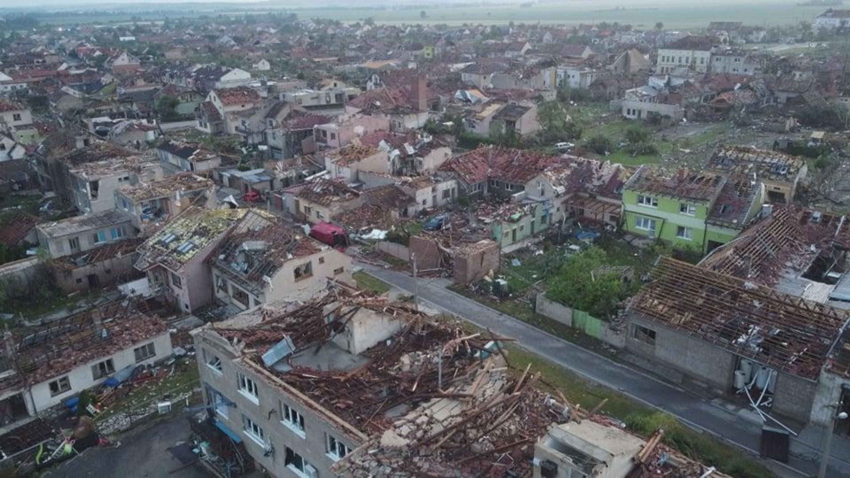Moravská Nová Ves - GALERIE: Záběry na škody způsobené tornádem (6/6)