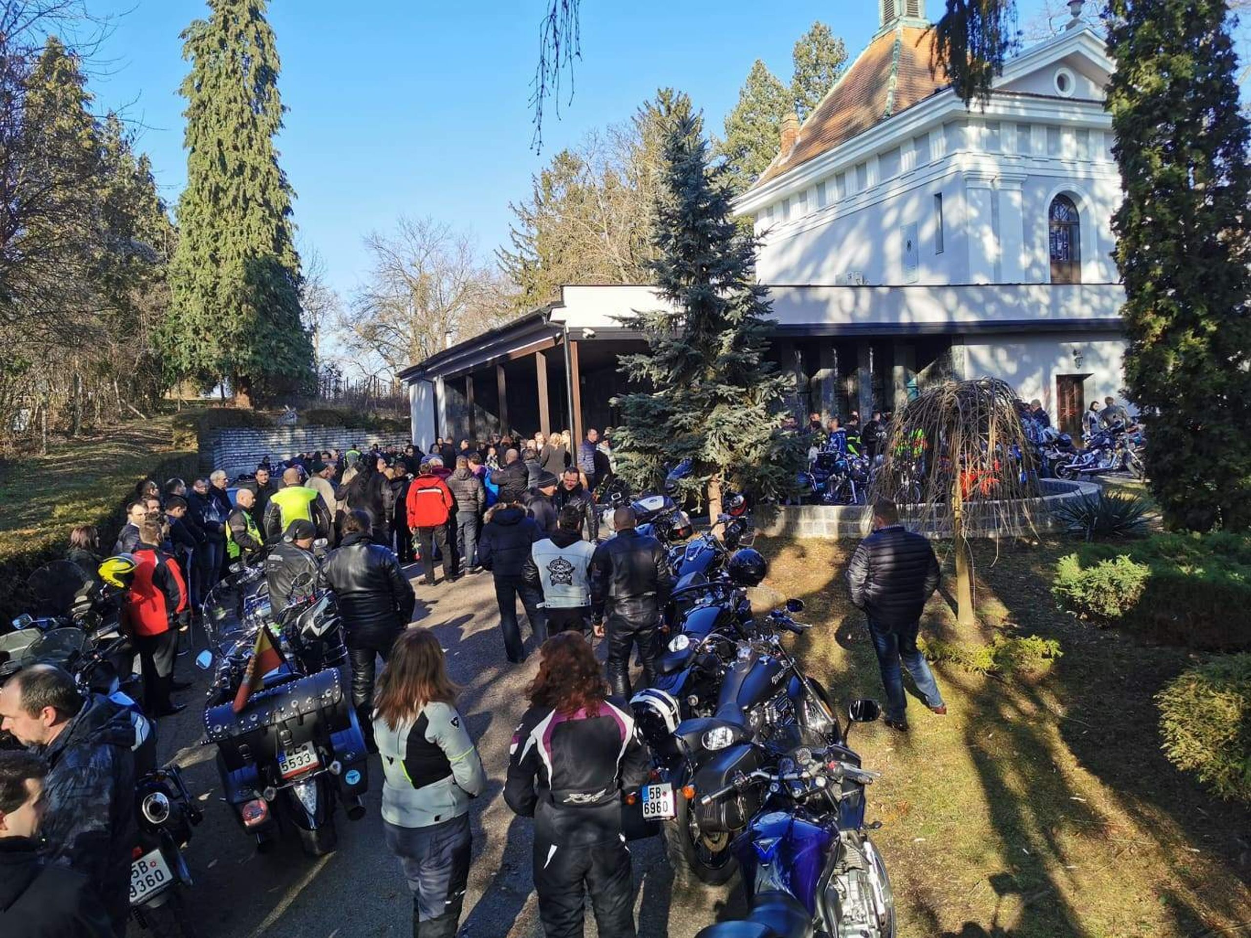 Motorkáři uctili památku Tomáše, který zemřel při čištění septiku - 3 - GALERIE: Motorkáři uctili památku Tomáše, který zemřel při čištění septiku (3/8)
