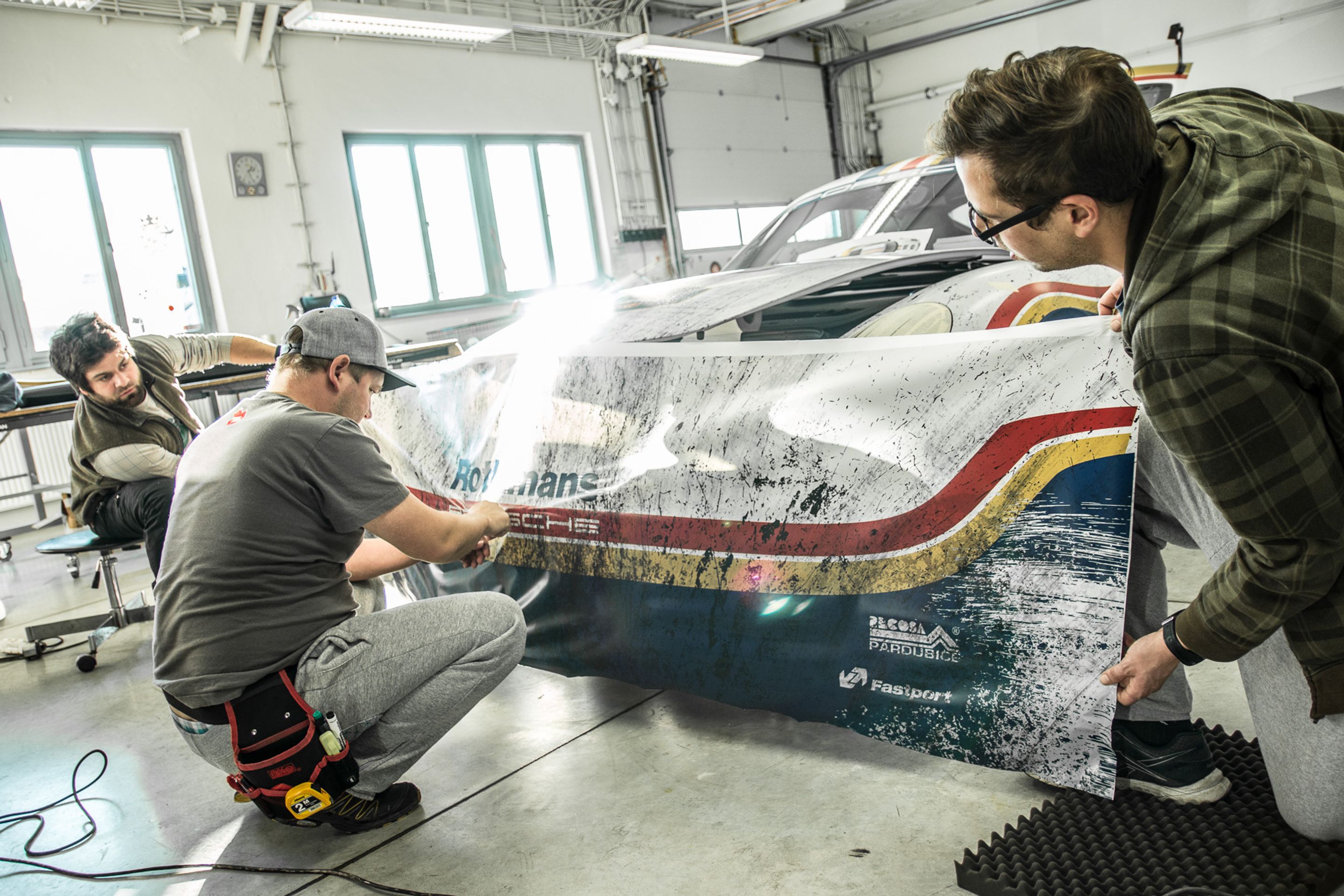 cayman - 55 - GALERIE: Porsche Cayman GT4 Rothmans (17/37)