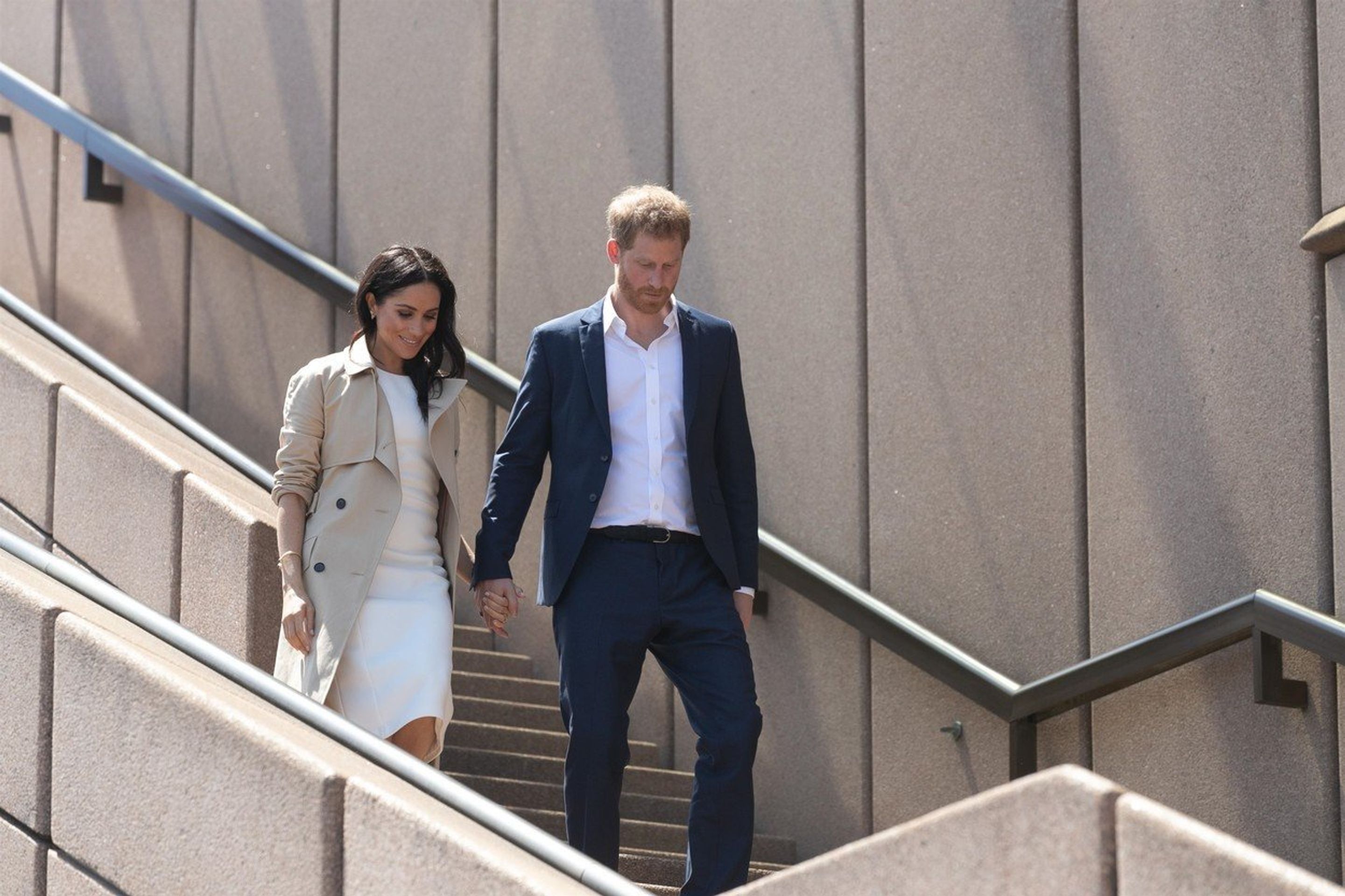 Meghan a Harry - 1 - GALERIE: Meghan ukázala těhotenské bříško (2/10)