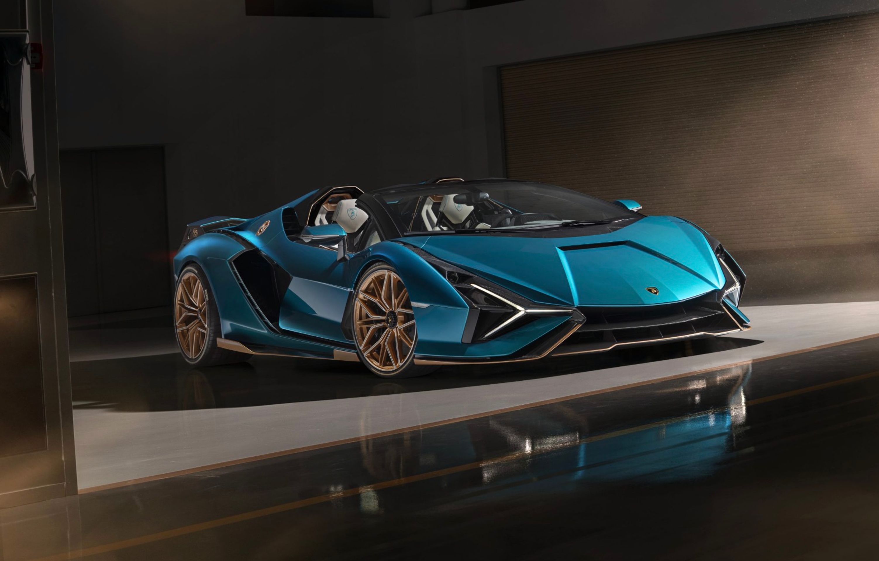 Hybridní hypersport Lamborghini Sián - 23 - Fotogalerie: Úžasný hybridní roadster Lamborghini Sián (3/16)