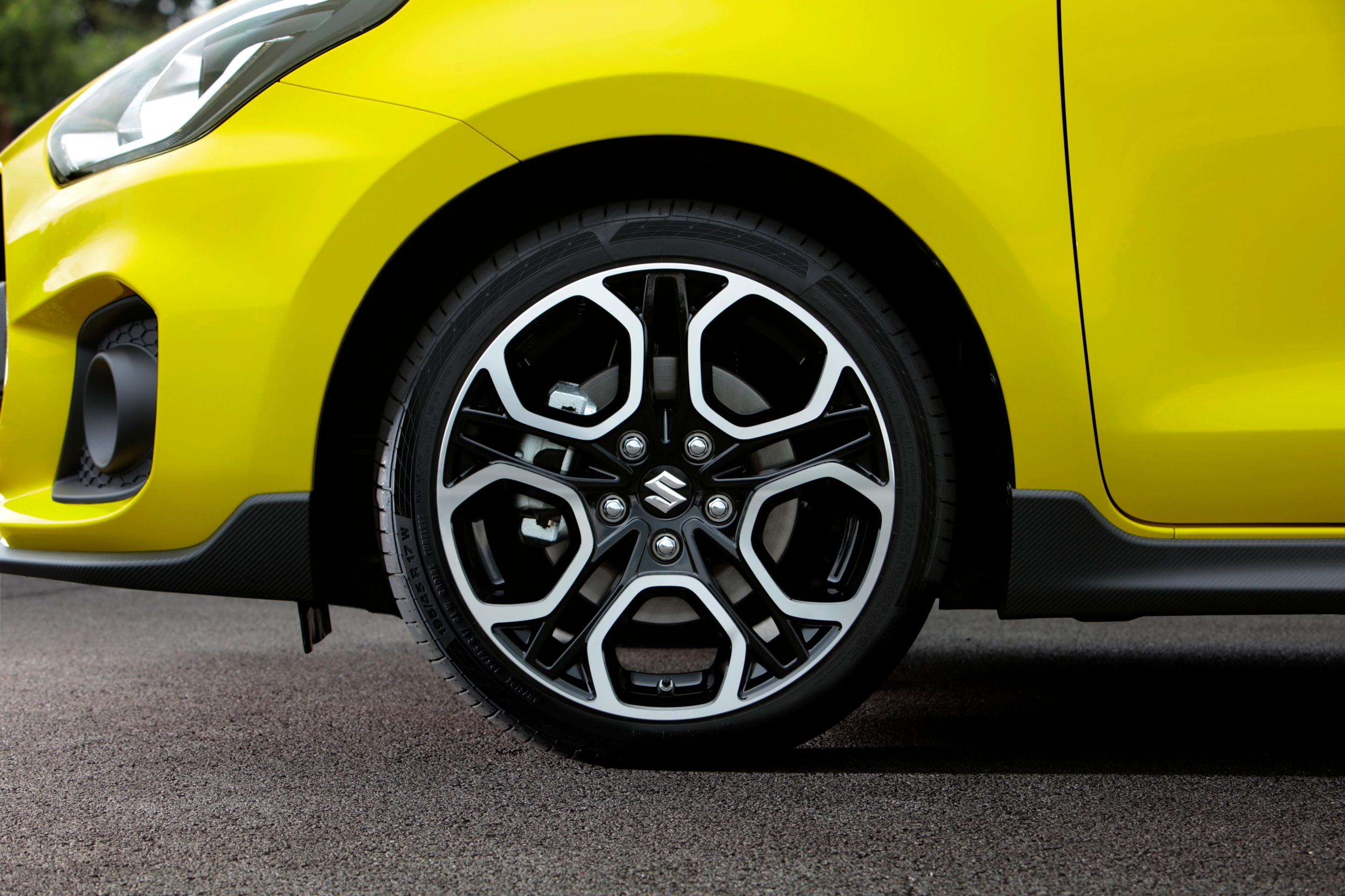 Suzuki Swift Sport - 20 - Fotogalerie: Ostrý prcek Suzuki Swift Sport (8/22)