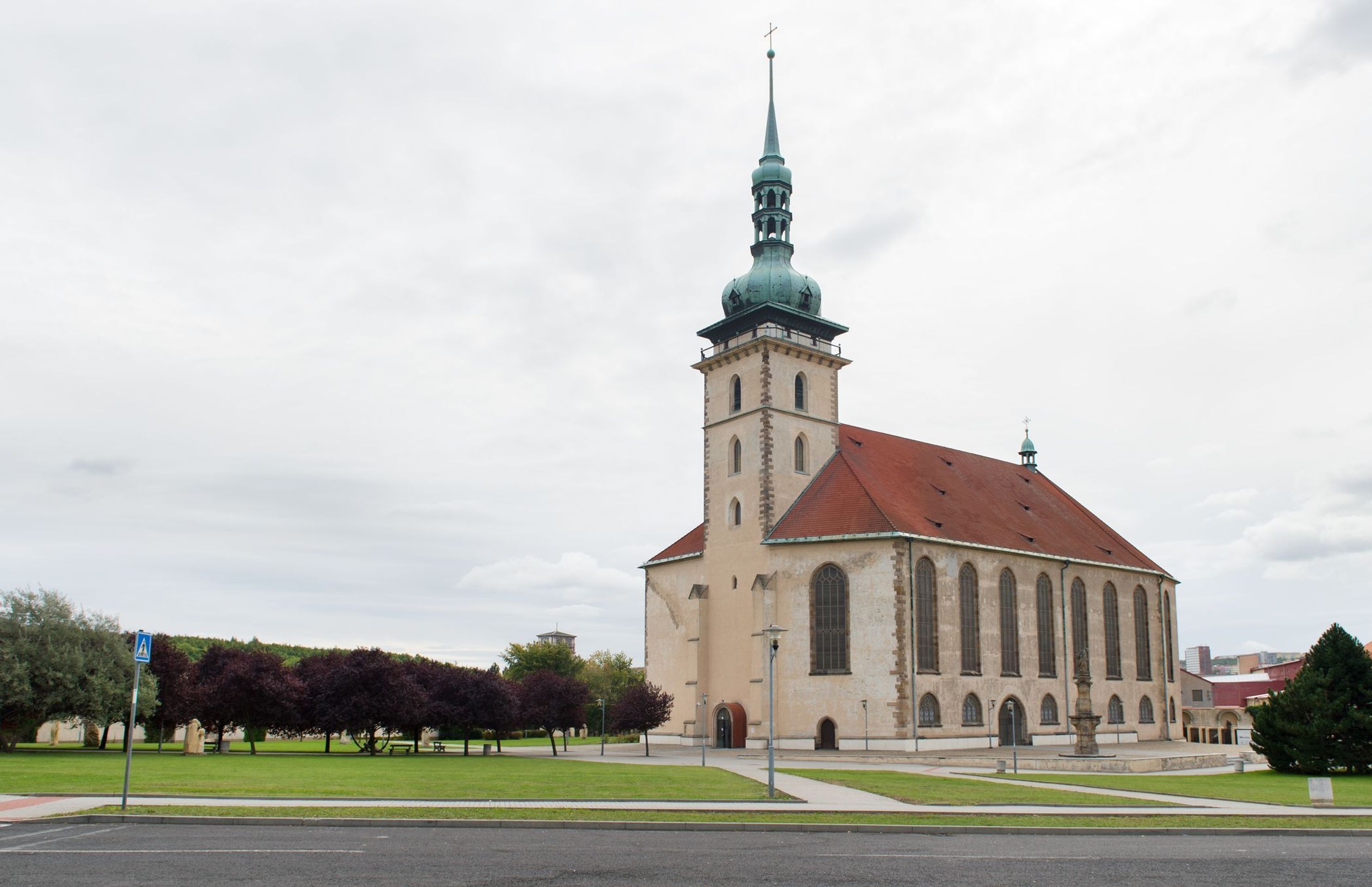 Přesunutý kostel v Mostě - 1 - GALERIE: Architektonická NEJ Česka (26/33)