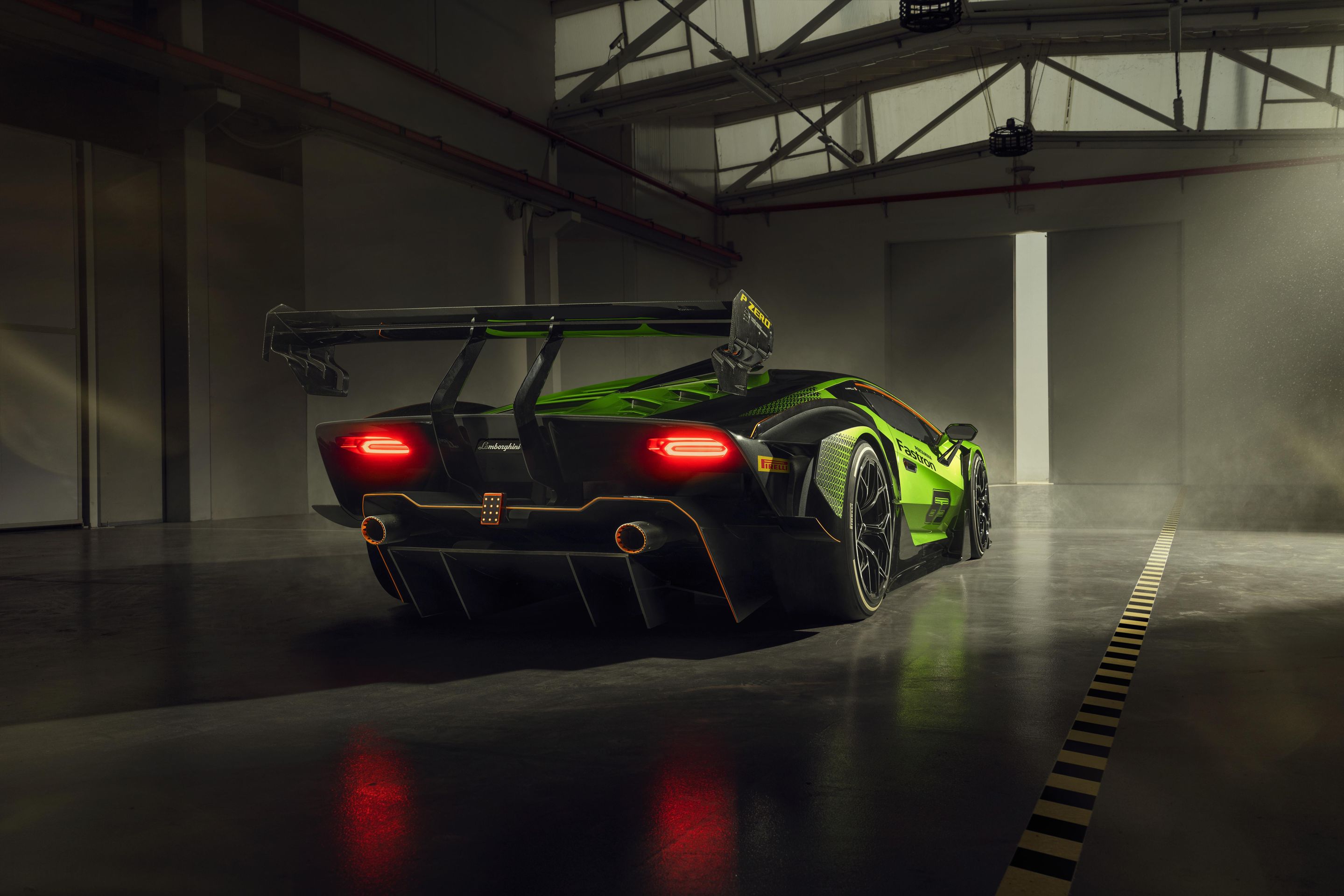 Lamborghini Essenza SCV12 - 19 - Fotogalerie: Exkluzivní hračka pro milionáře Lamborghini Essenza SCV12 (2/17)