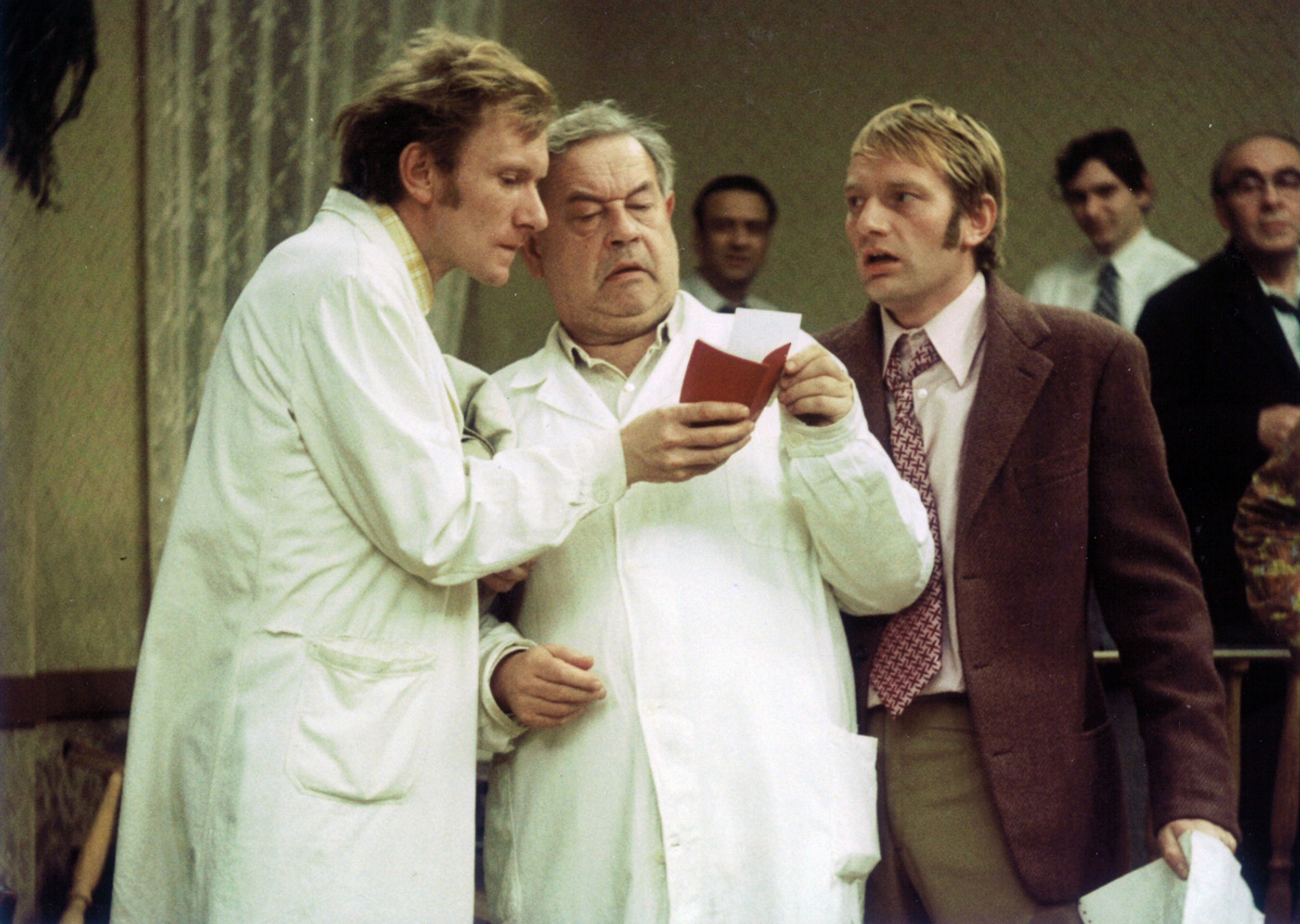 Jáchyme, hoď ho do stroje!, 1974 (2) - Luděk Sobota a Marta Vančurová (5/8)