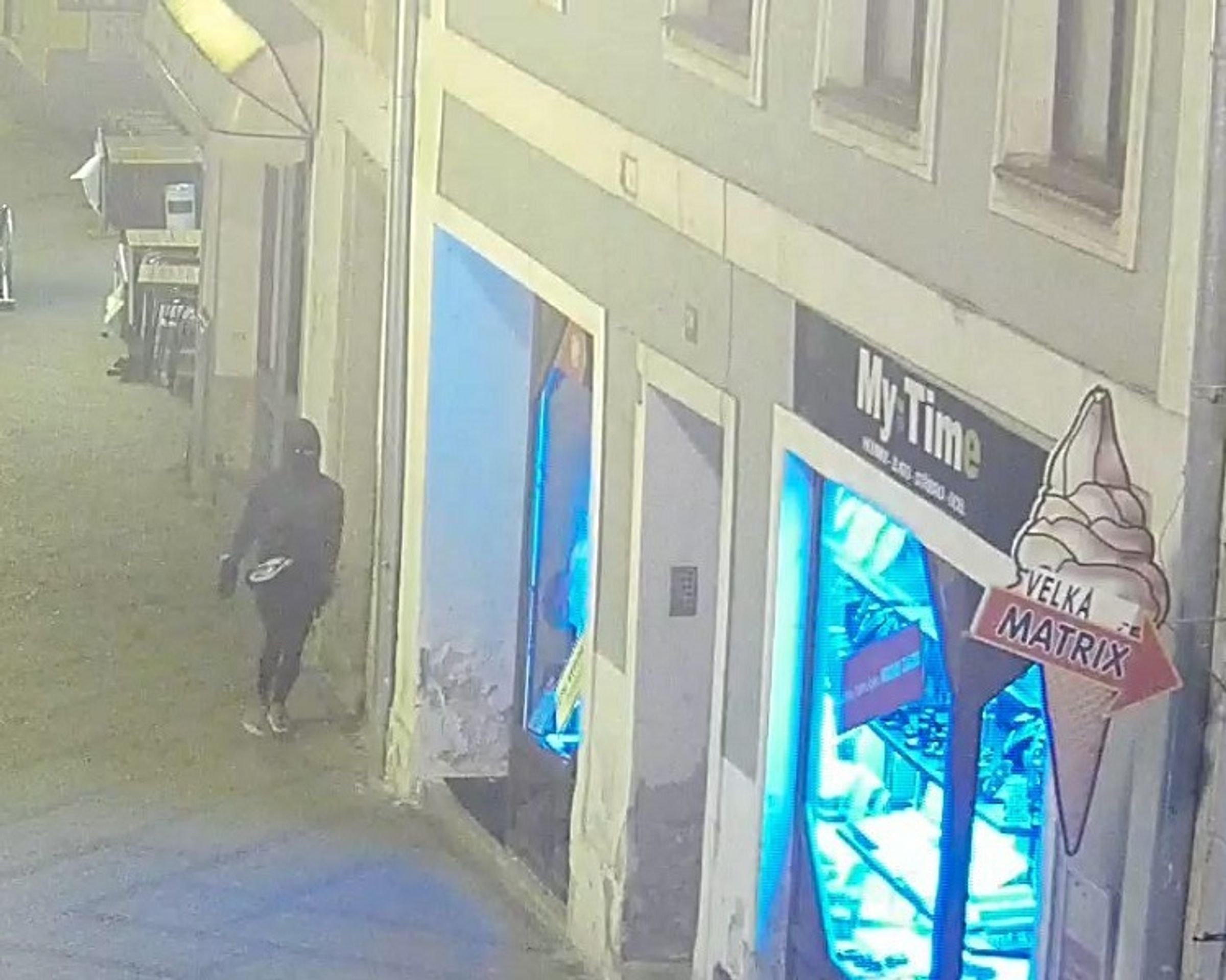 Krádež šperků za půl milionu korun - 5 - GALERIE: Krádež šperků za půl milionu (2/3)