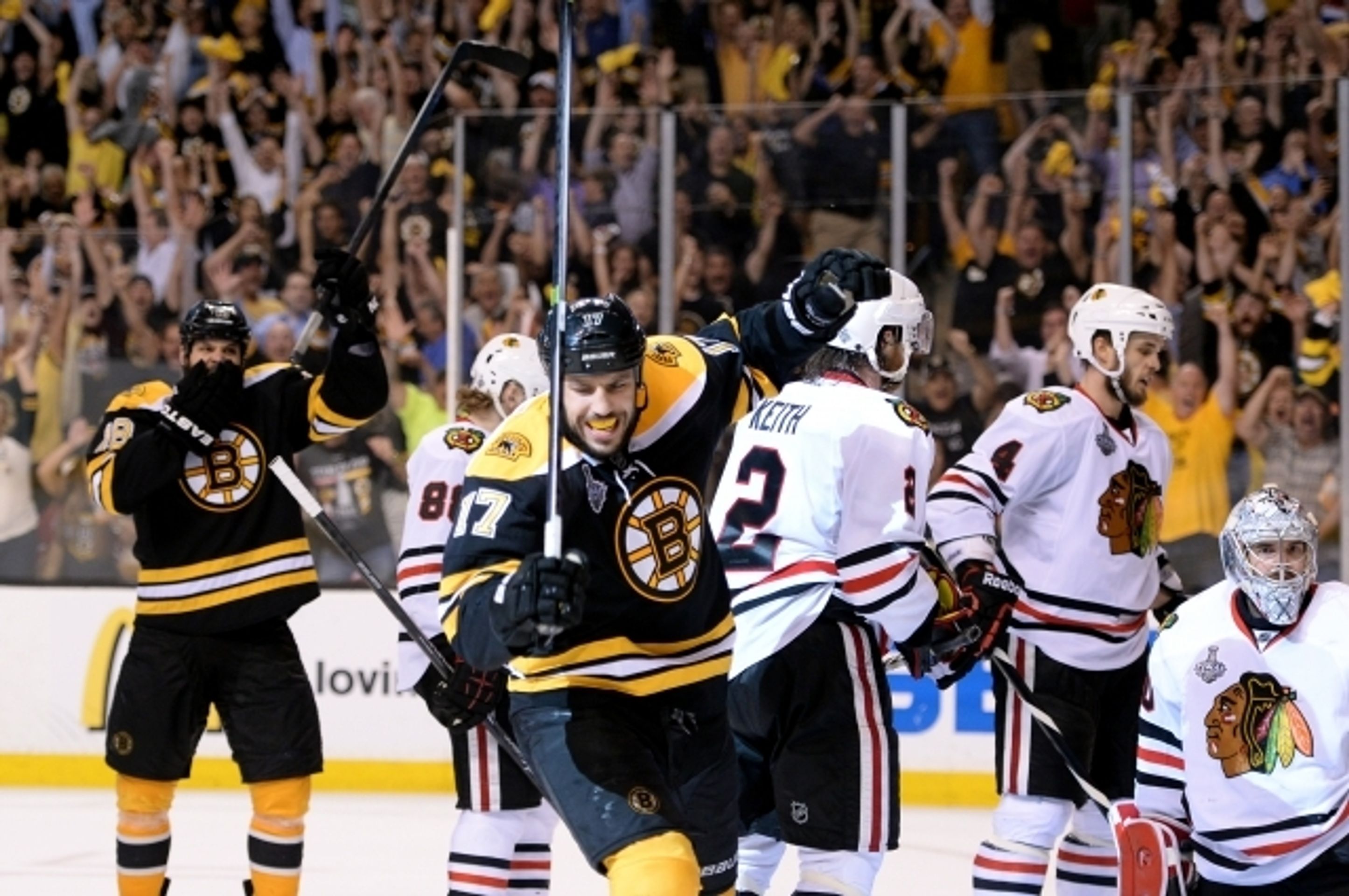 Chicago má Stanley Cup - 3 - OBRAZEM: Chicago získalo Stanley Cup (5/17)