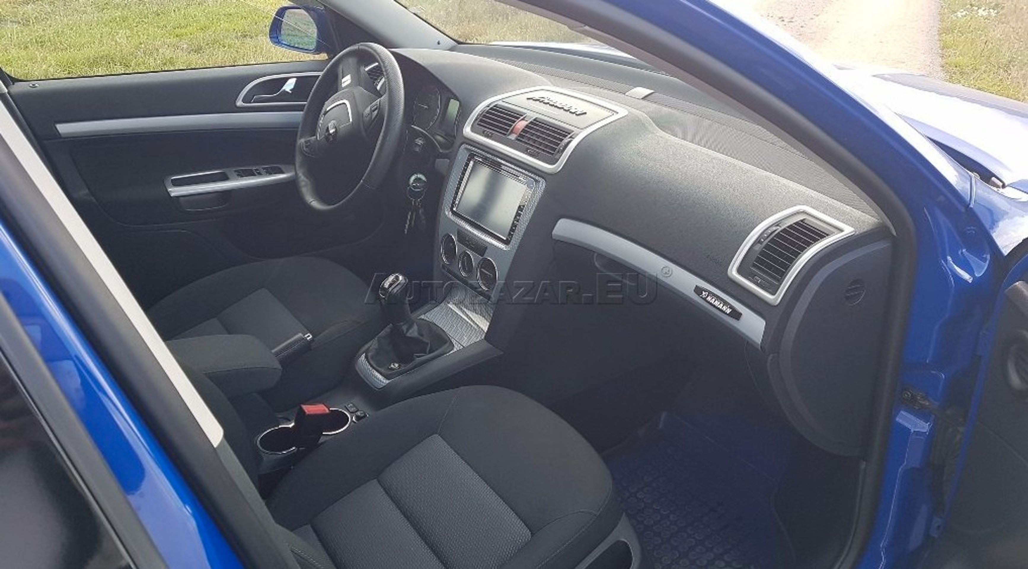 škoda - 29 - FOTOGALERIE: Brutálně upravená Škoda Octavia na prodej (10/19)