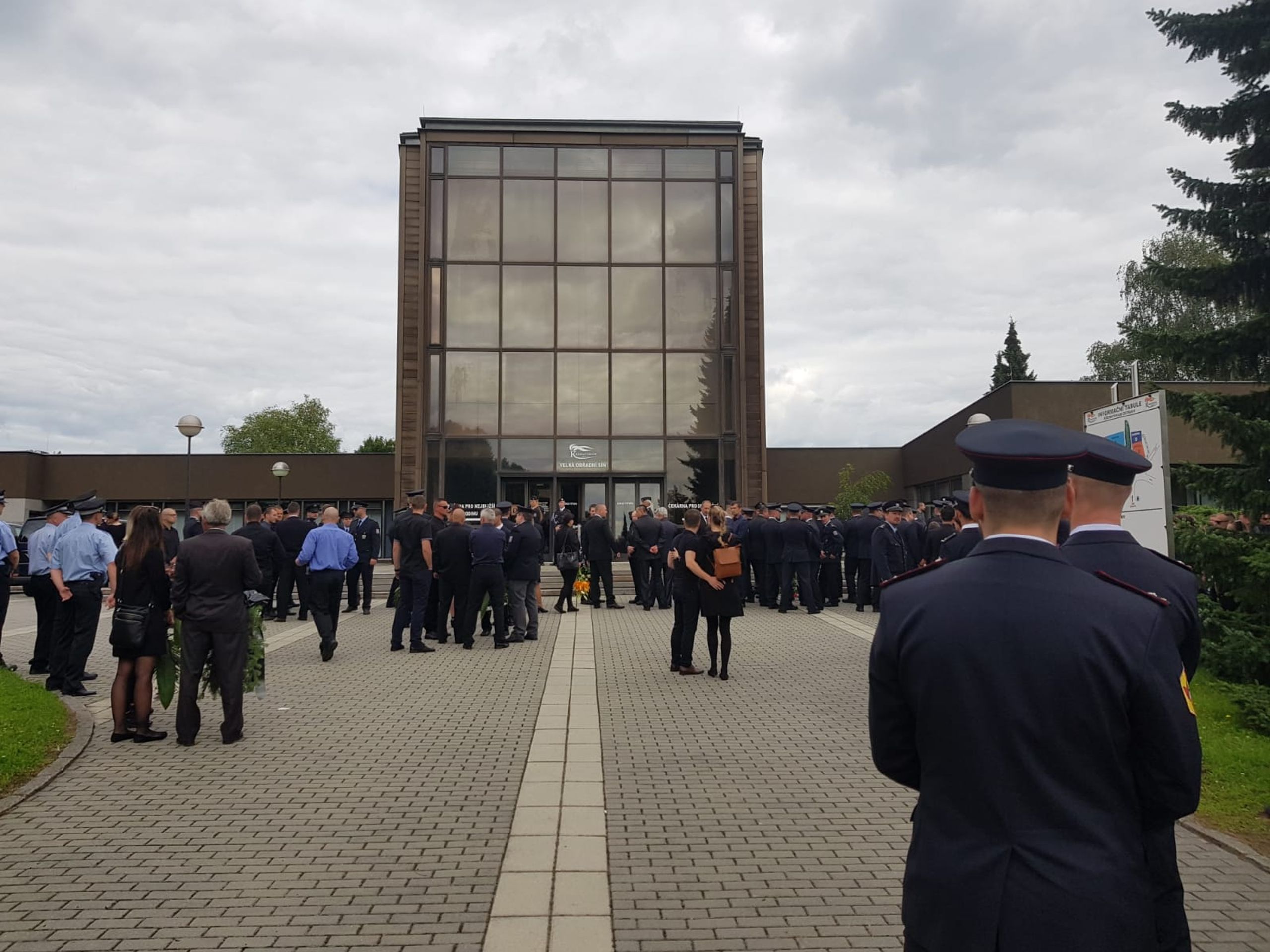 Rozloučení s policistou, který zemřel při autonehodě - GALERIE: Rozloučení s policistou, který zemřel při autonehodě (1/3)